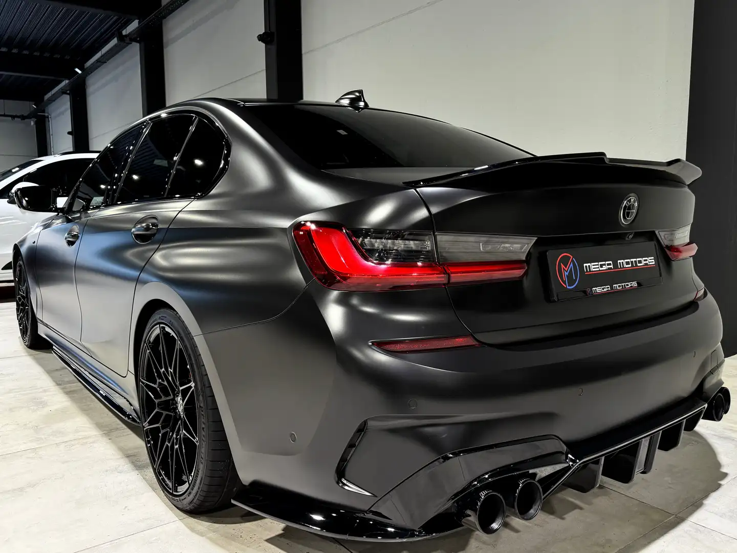 BMW 318 iAS !! KiT M3 COMPETiTiON  + ECHAP SPORT !! A VOiR Zwart - 2