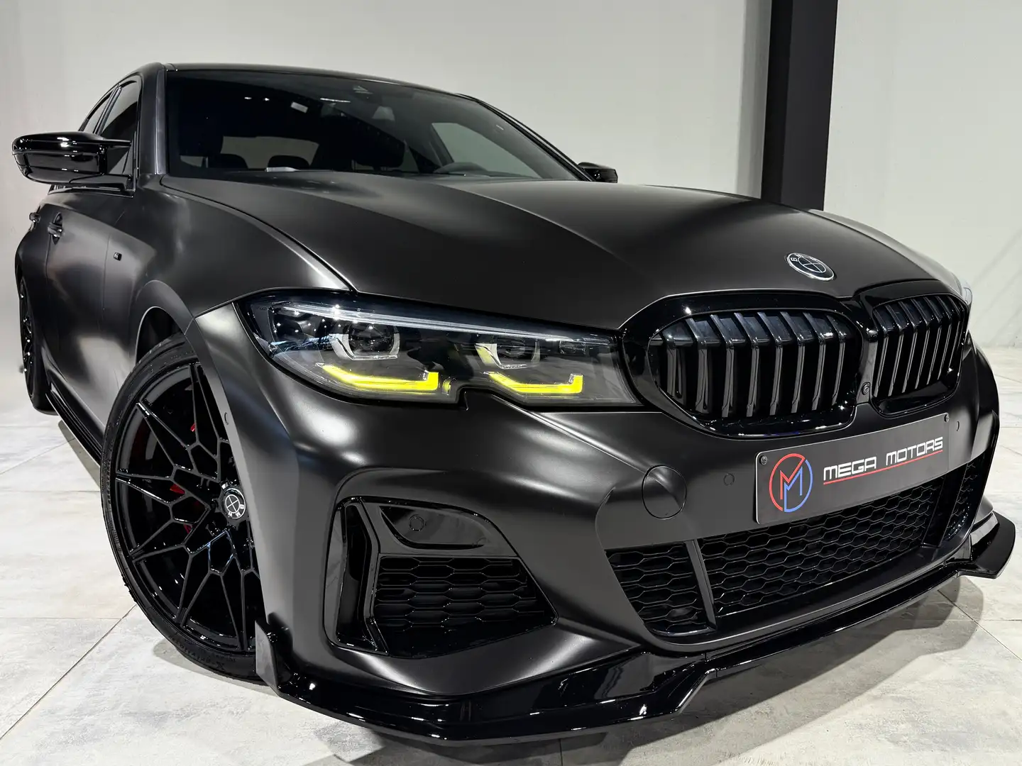 BMW 318 iAS !! KiT M3 COMPETiTiON  + ECHAP SPORT !! A VOiR Zwart - 1