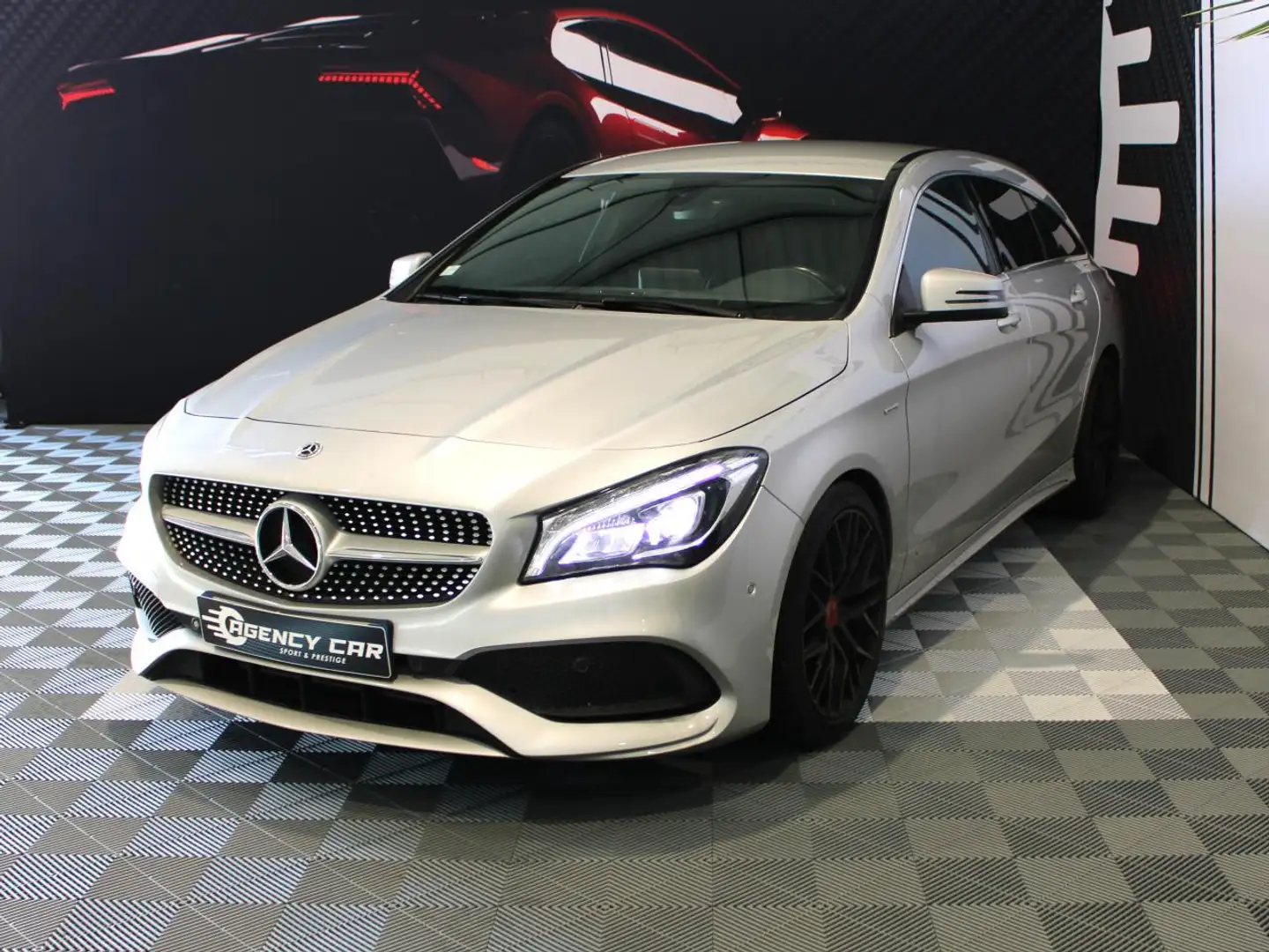 Mercedes-Benz CLA 180 Shooting Brake CLA 180 - BV 7G-DCT  SHOOTING BRAKE - BM 117 WhiteArt Edition PHASE 2 Grau - 2