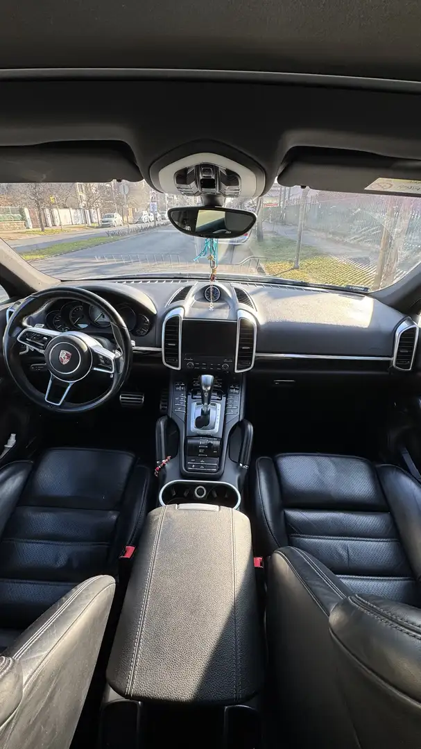 Porsche Cayenne S Platinum Edition - 2