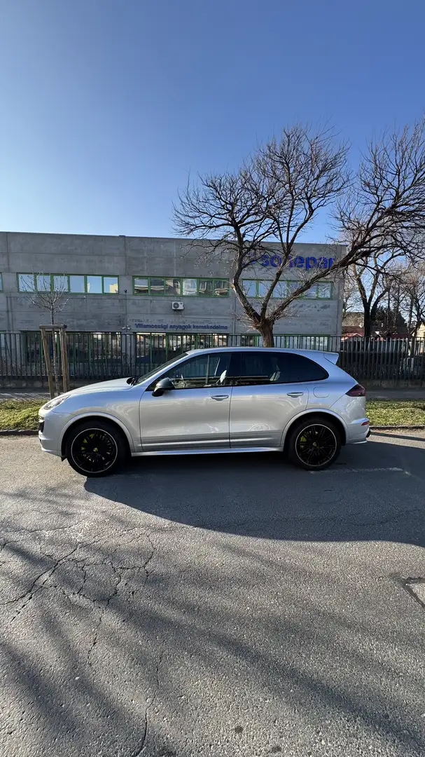Porsche Cayenne S Platinum Edition - 1