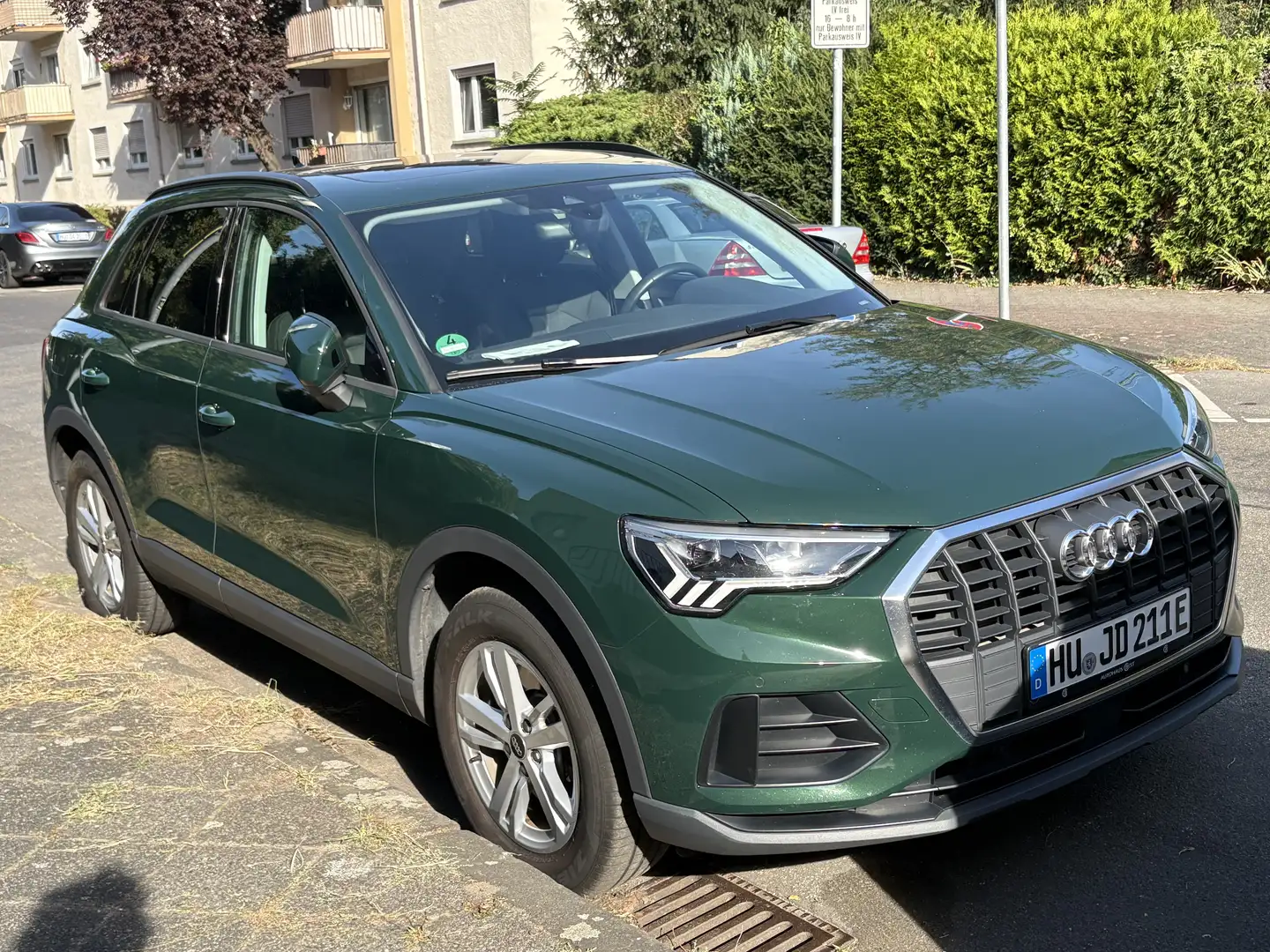 Audi Q3 Q3 45 TFSIe S tronic Hybrid Зелений - 1