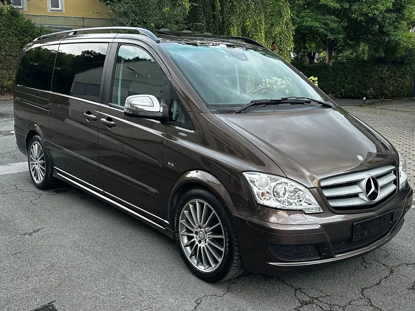 Mercedes-Benz Viano 3.0 CDI AVANTGARDE*PANO*HOLZ-LENKR*MEMORY Brun - 2