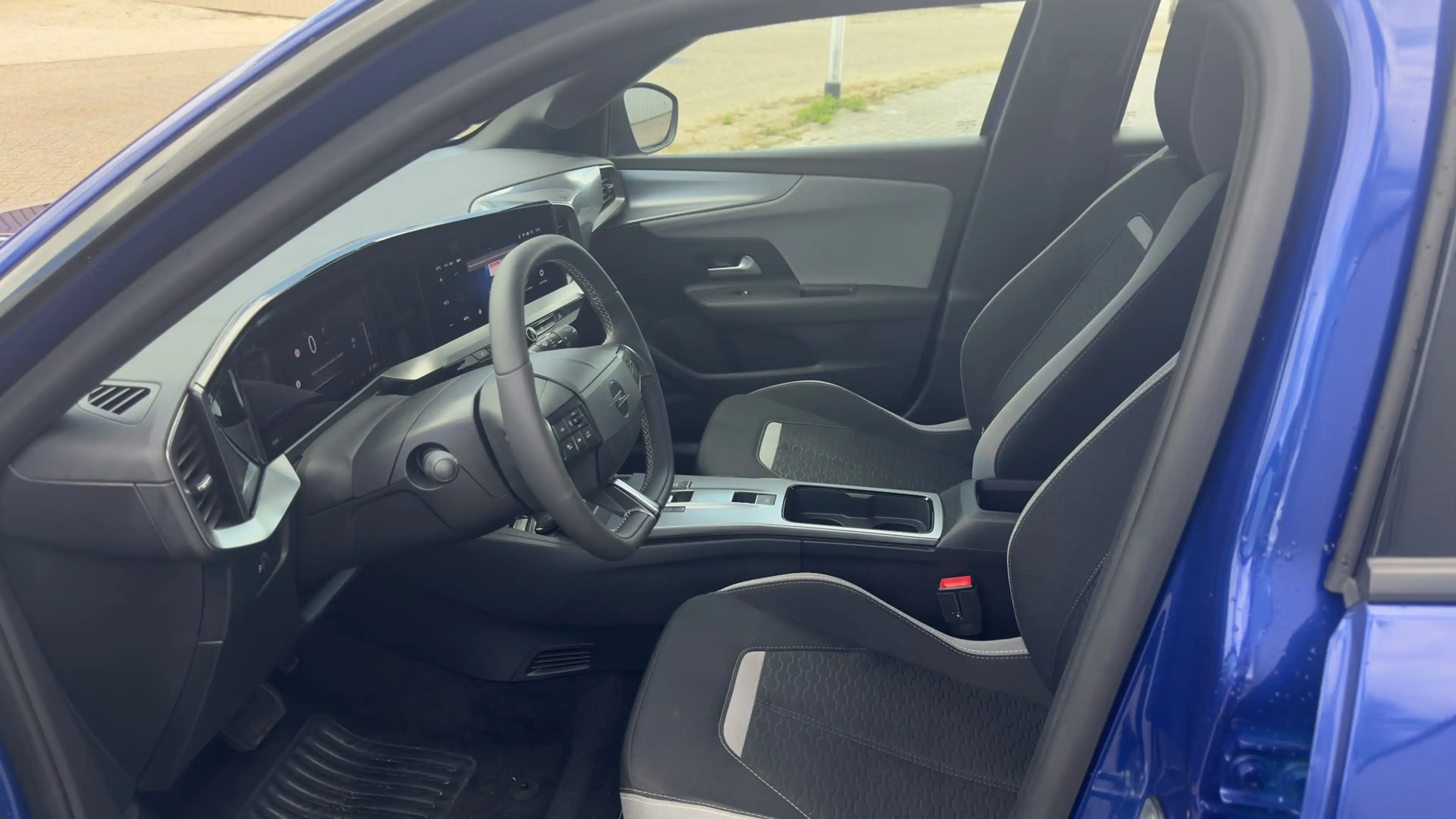 Opel Mokka-E Edition | Dode hoek detectie | Apple Carplay / And — photo 9