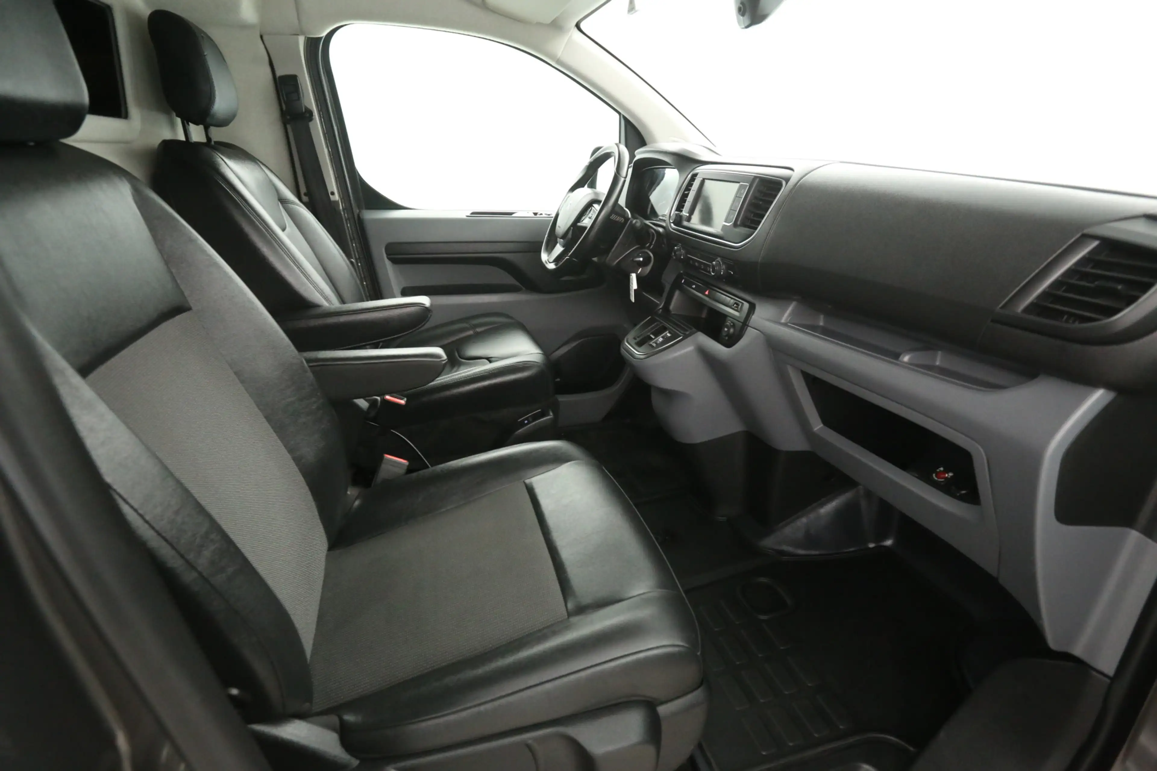 Peugeot Expert Elektrisch 75 kWh L2H1 | Snelladen | SOH 91% | Air — photo 24