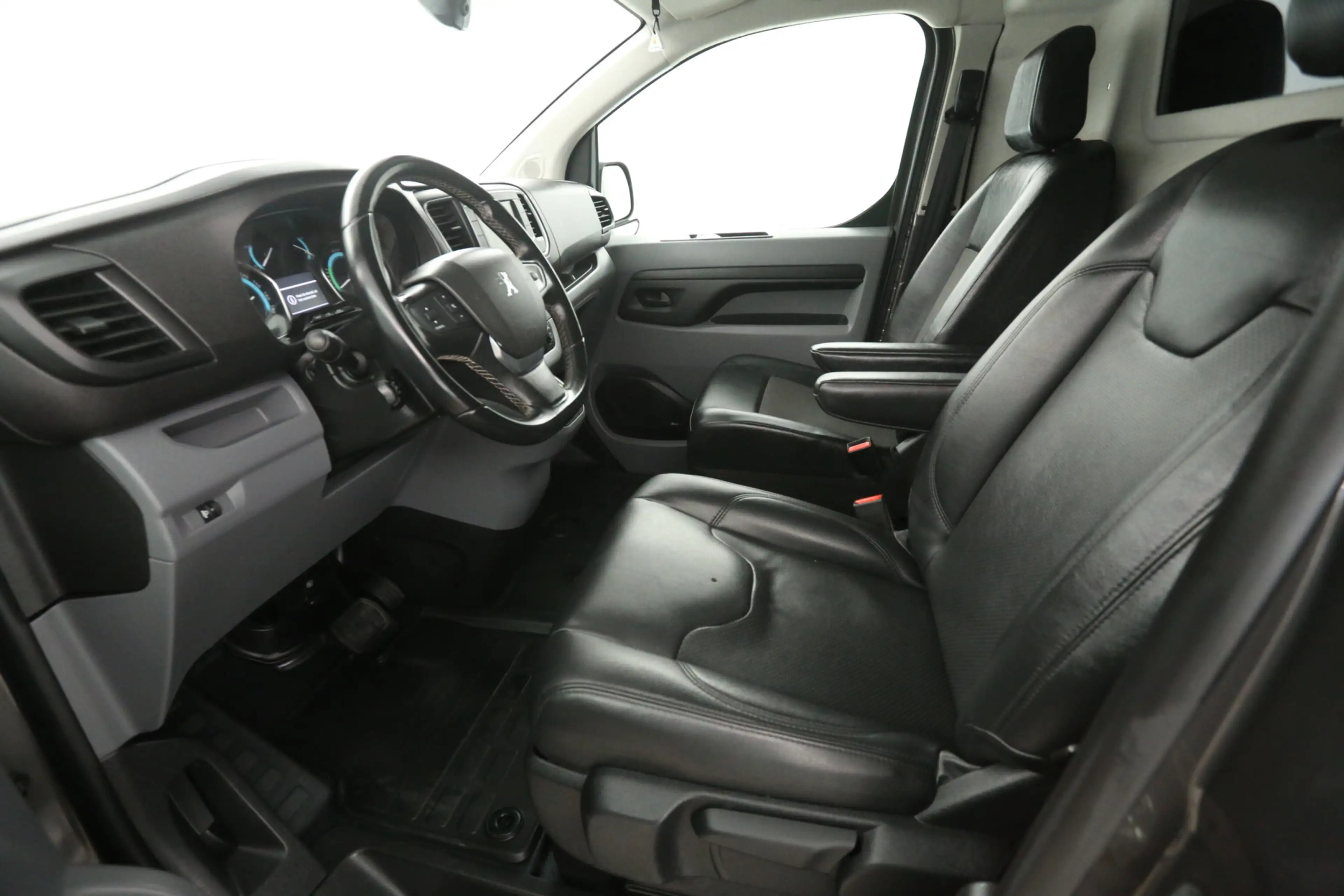 Peugeot Expert Elektrisch 75 kWh L2H1 | Snelladen | SOH 91% | Air — photo 23