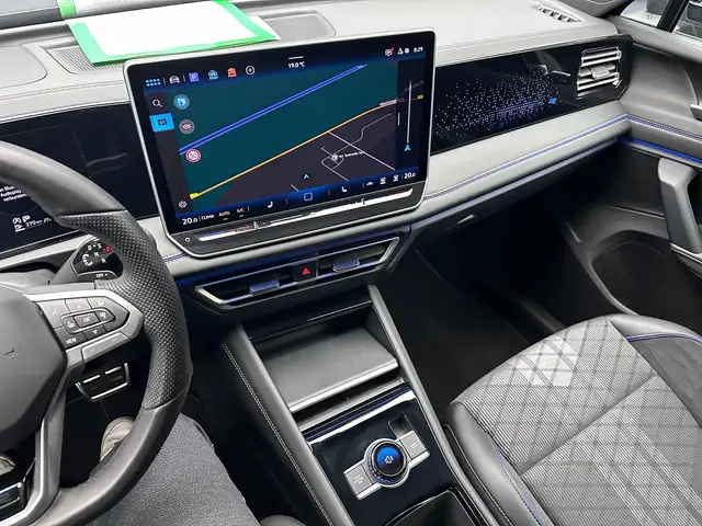 Volkswagen Tiguan view 21