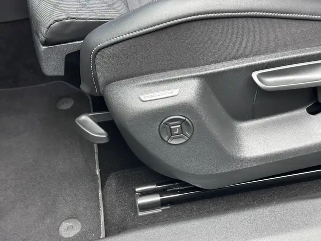 Volkswagen Tiguan view 15