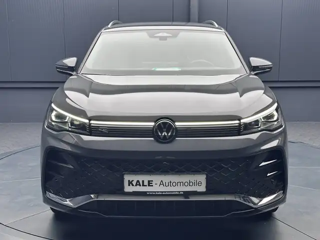 Volkswagen Tiguan view 8