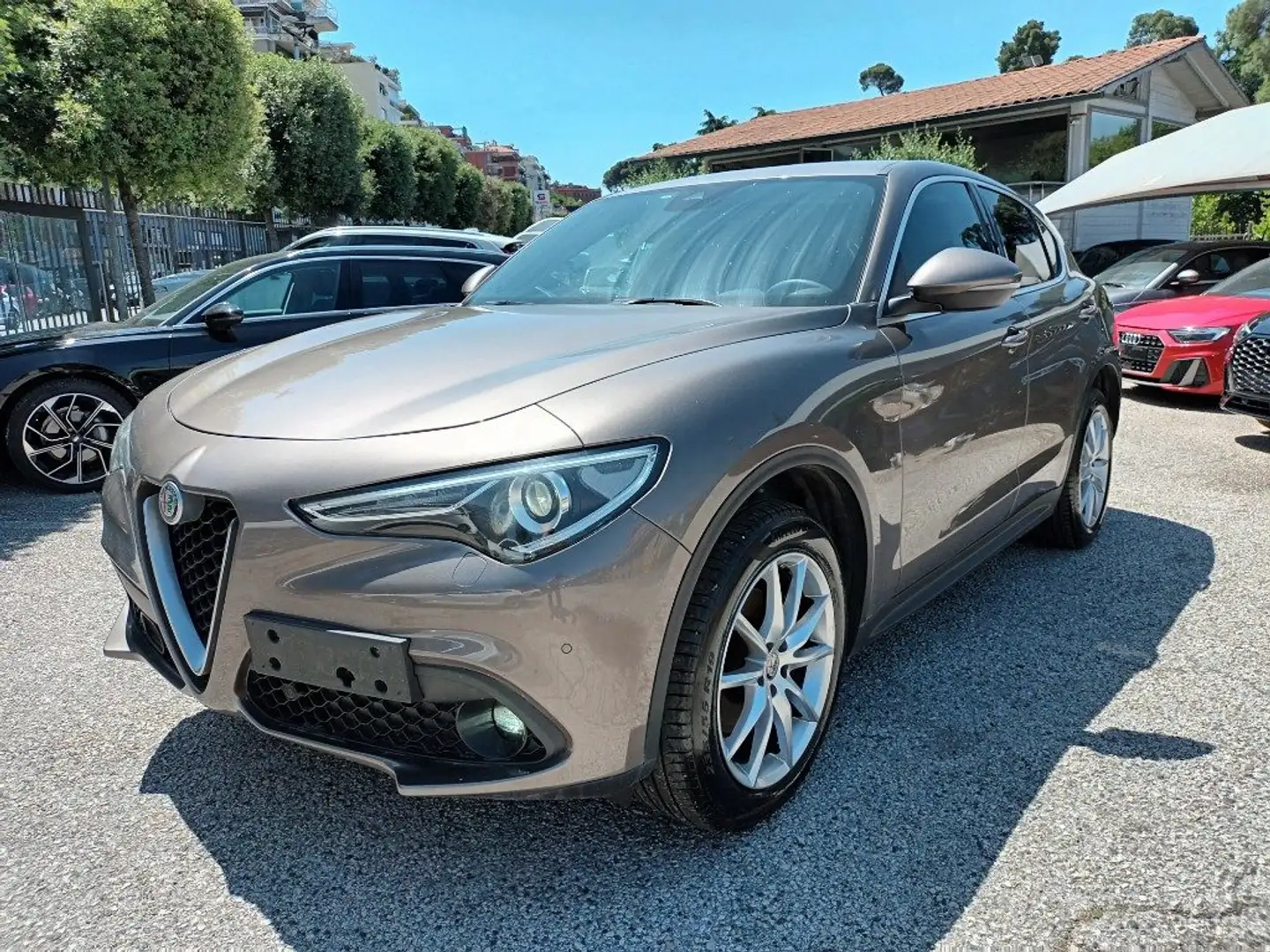 Alfa Romeo Stelvio 2200 TD SUPER 190CV AT8 Q4 NAVI VETRI SCURI ITALIA Бронзовий - 2