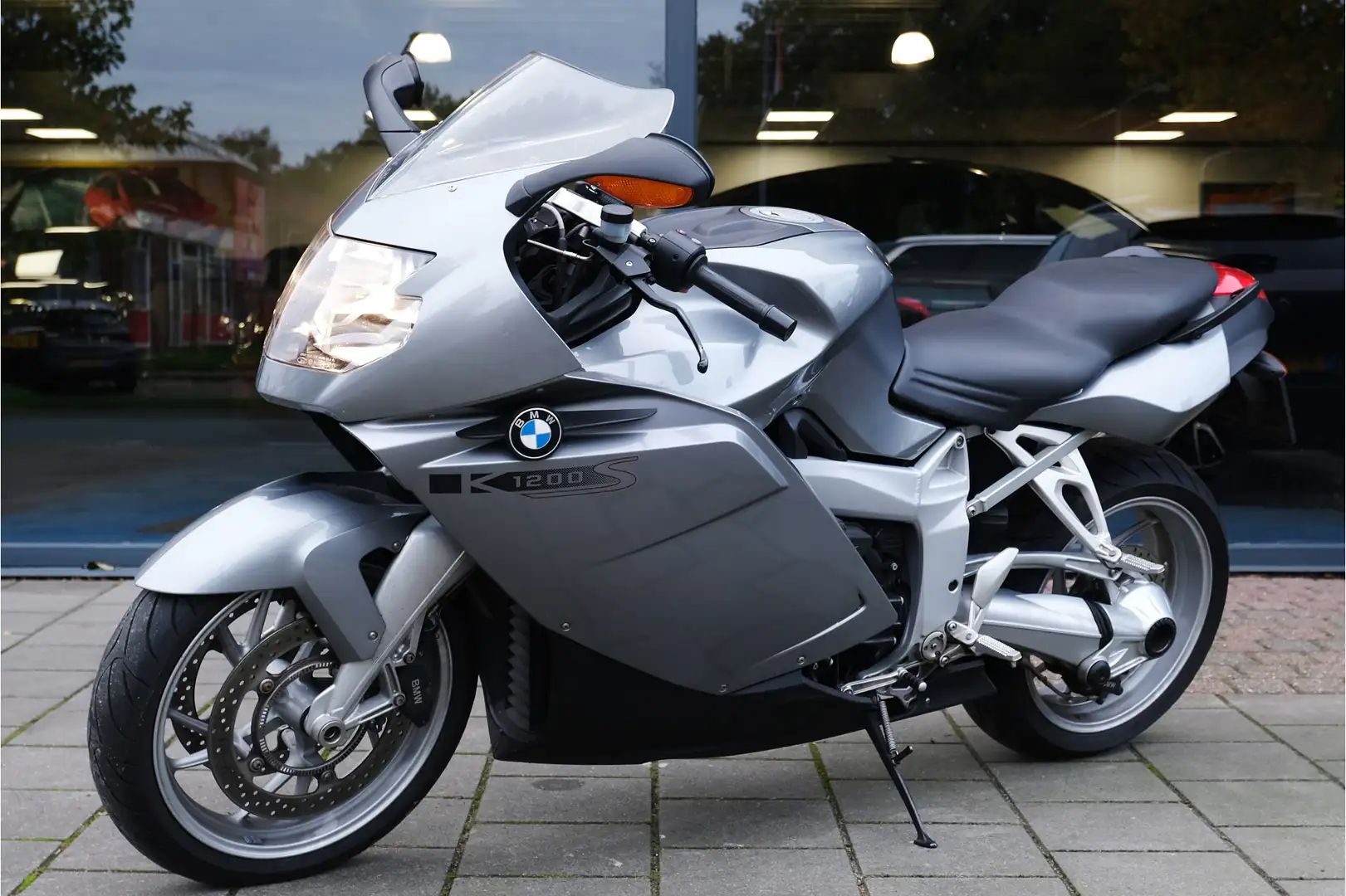 BMW K 1200 S BWJ 2005 / 168PK / Handvat verwarming  / ABS / Ger Stříbrná - 1