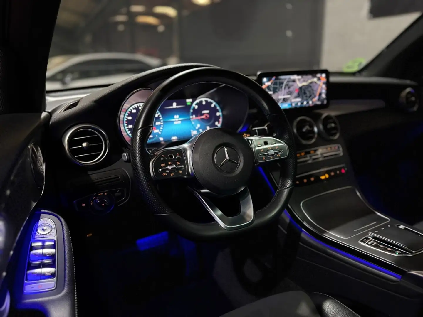 Mercedes-Benz GLC 220 220d 4Matic 9G-Tronic Plateado - 2