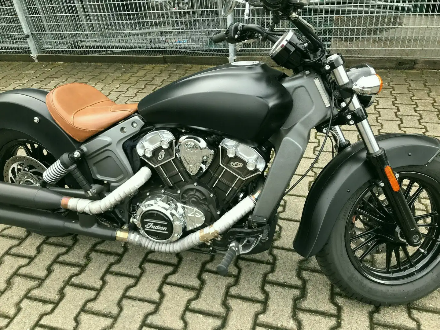 Indian Scout Jekill & Hyde Klappenauspuff Černá - 1