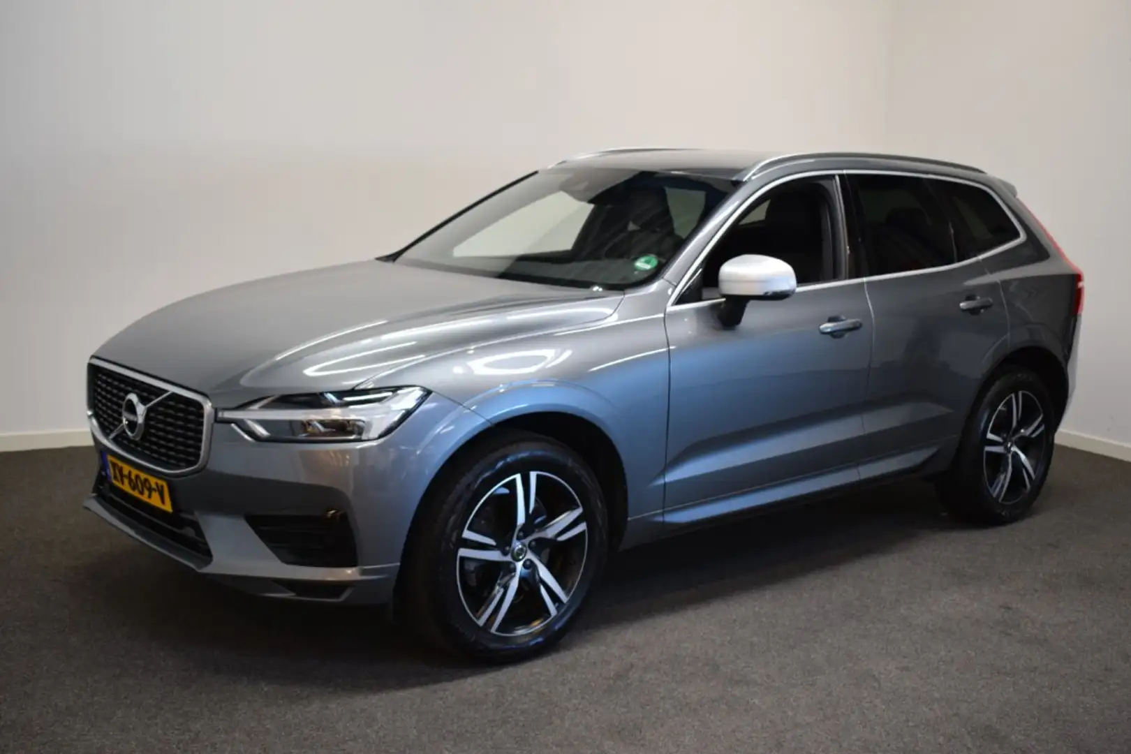 Volvo XC60 2.0 D4190pk AUT8 R-Design Trekhaak 2300kg/Leer/ st Grijs - 2