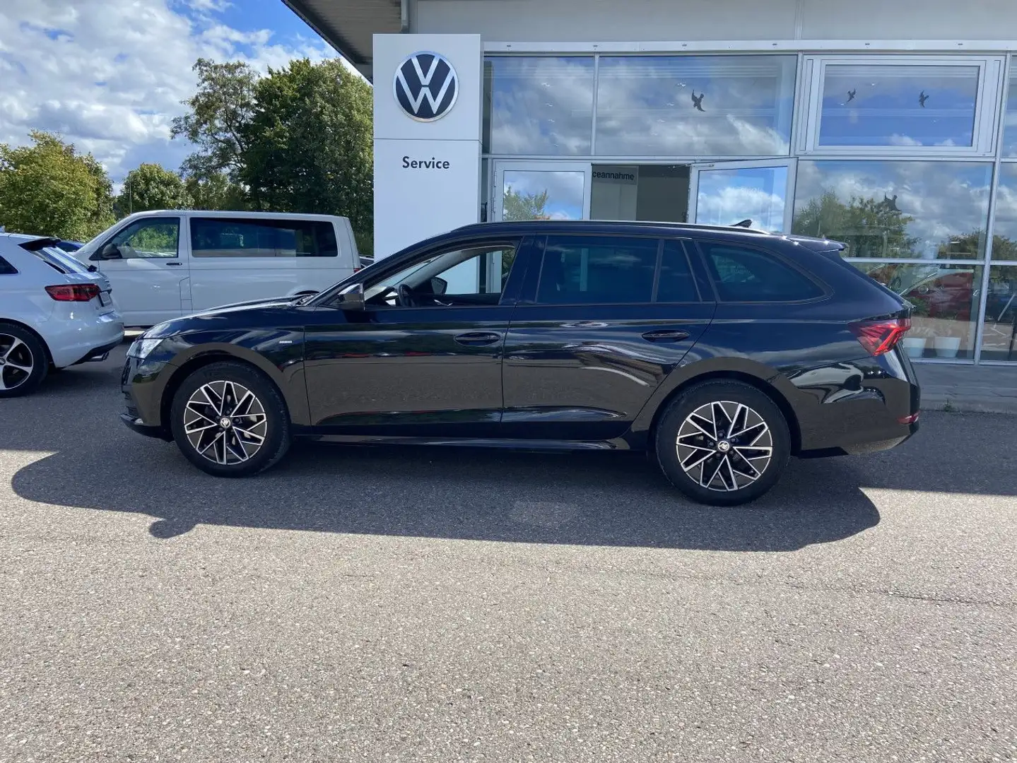 Skoda Octavia Combi 2.0 TDI CLEVER 17"+NAVI-COLUMBUS+L Schwarz - 2