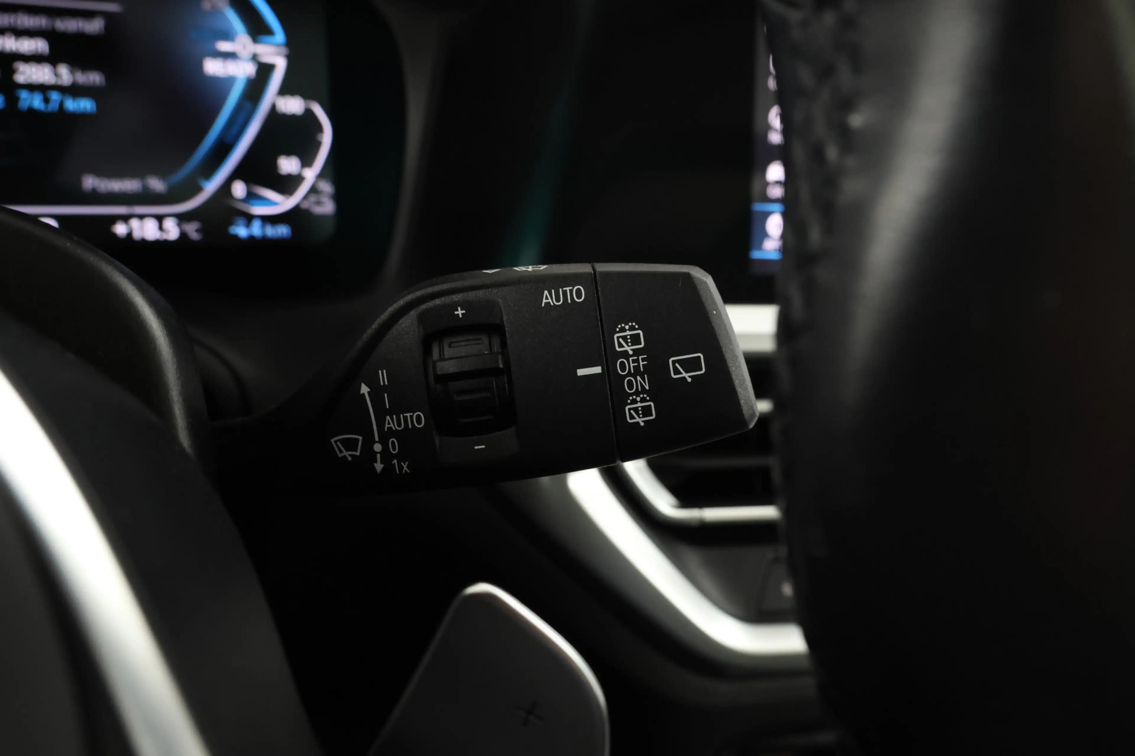 BMW 330 3-serie Touring 330e xDrive High Executive Panoram — photo 27
