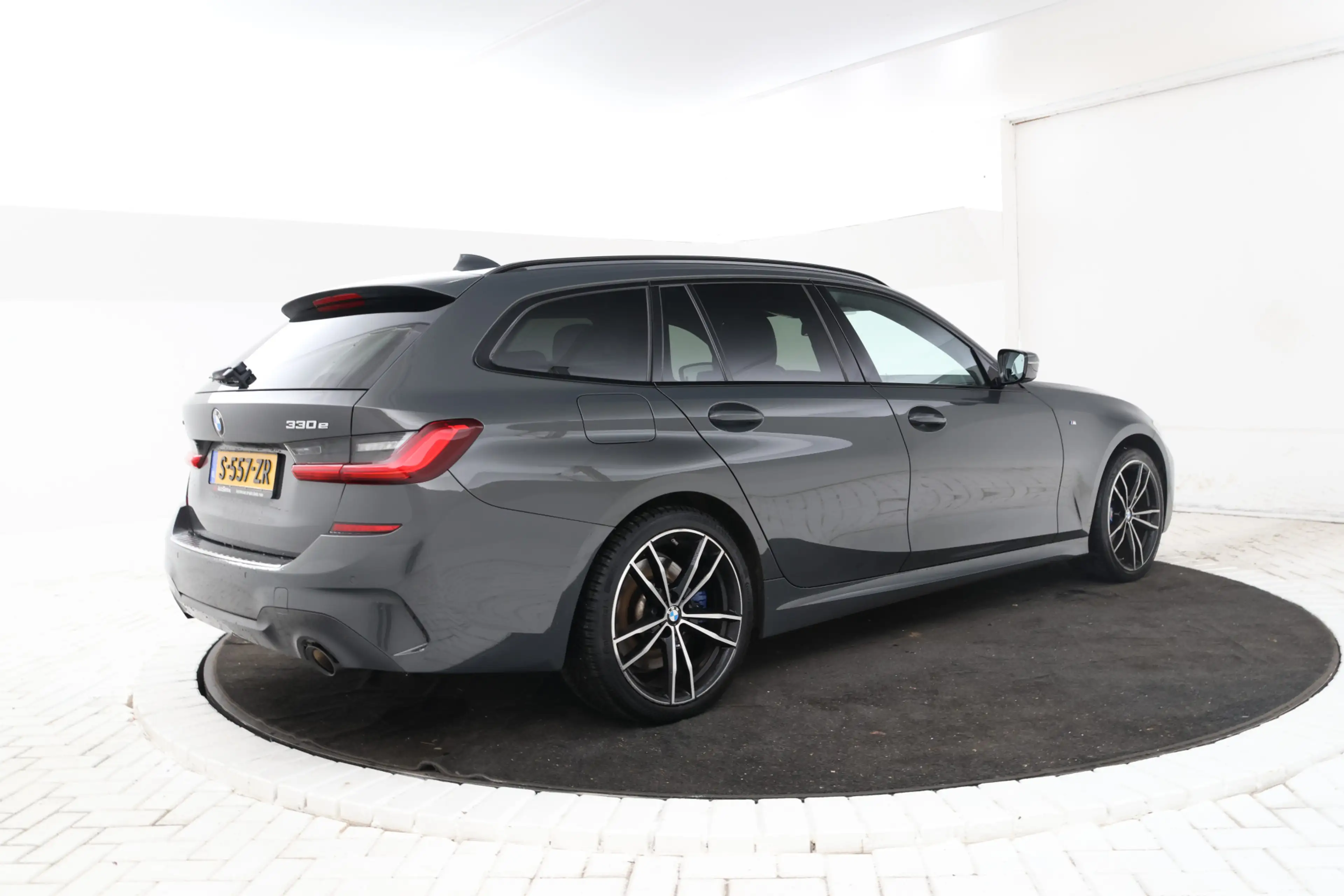 BMW 330 3-serie Touring 330e xDrive High Executive Panoram — photo 3