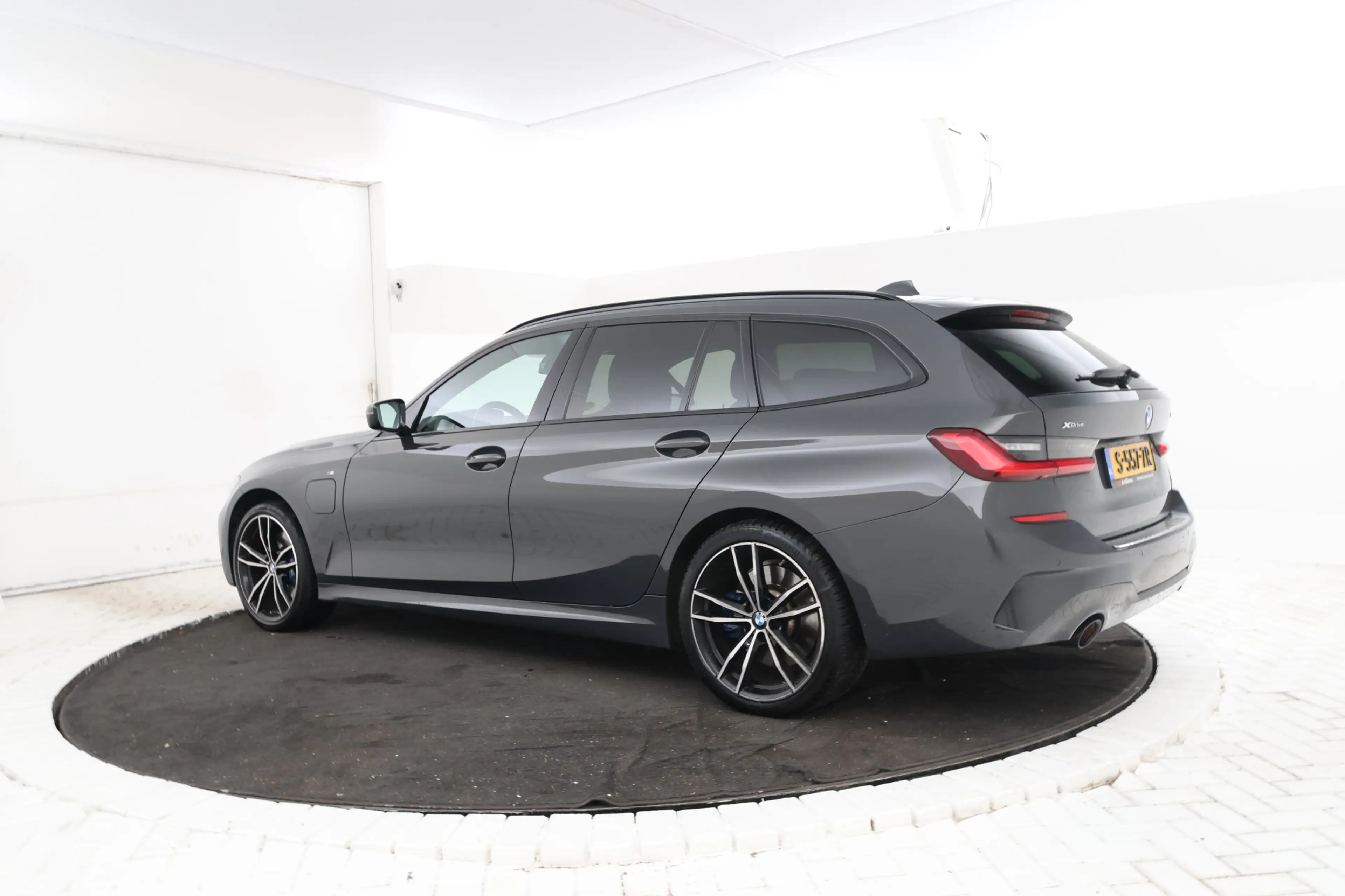 BMW 330 3-serie Touring 330e xDrive High Executive Panoram — photo 2