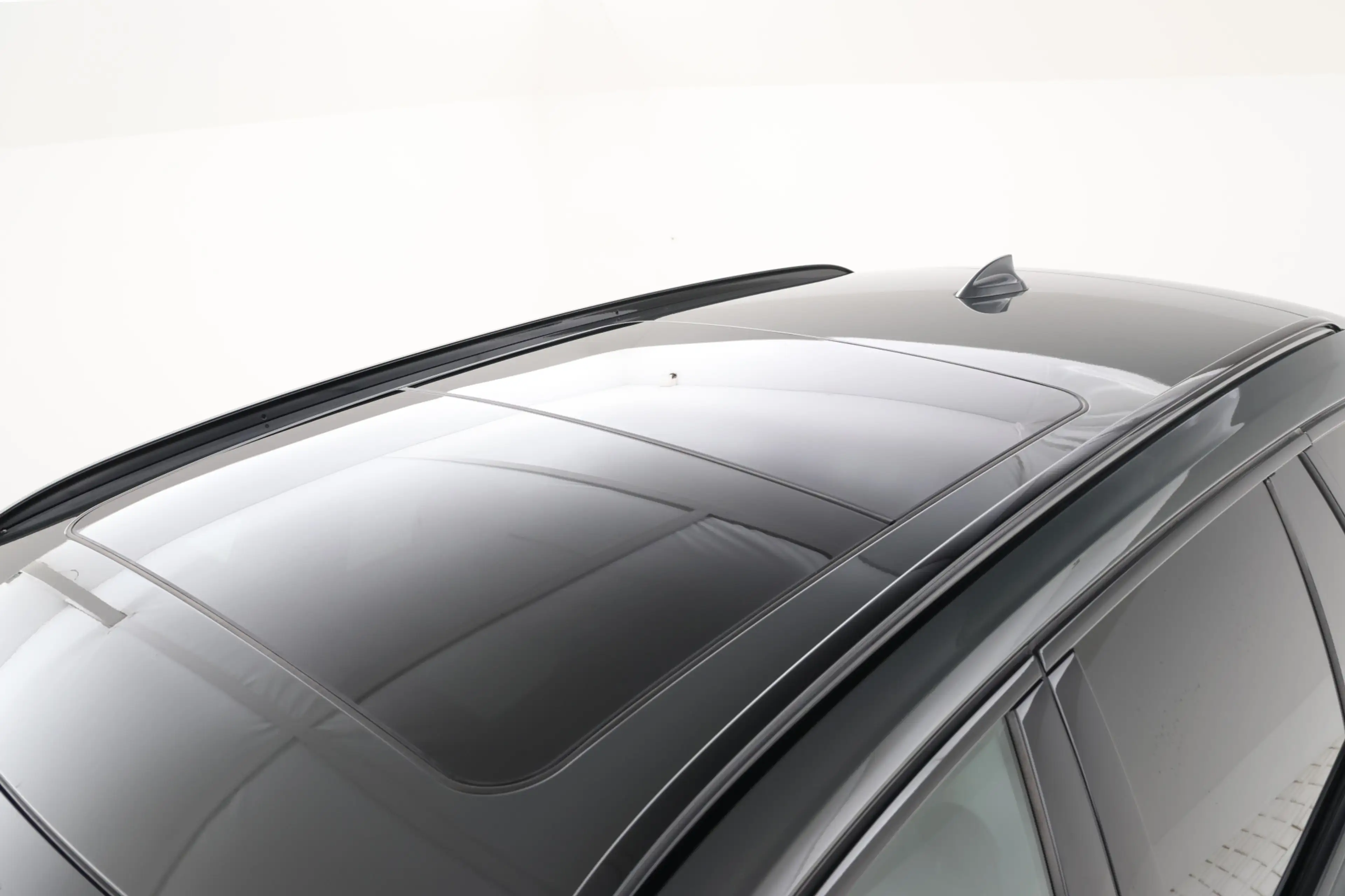 BMW 330 3-serie Touring 330e xDrive High Executive Panoram — photo 9