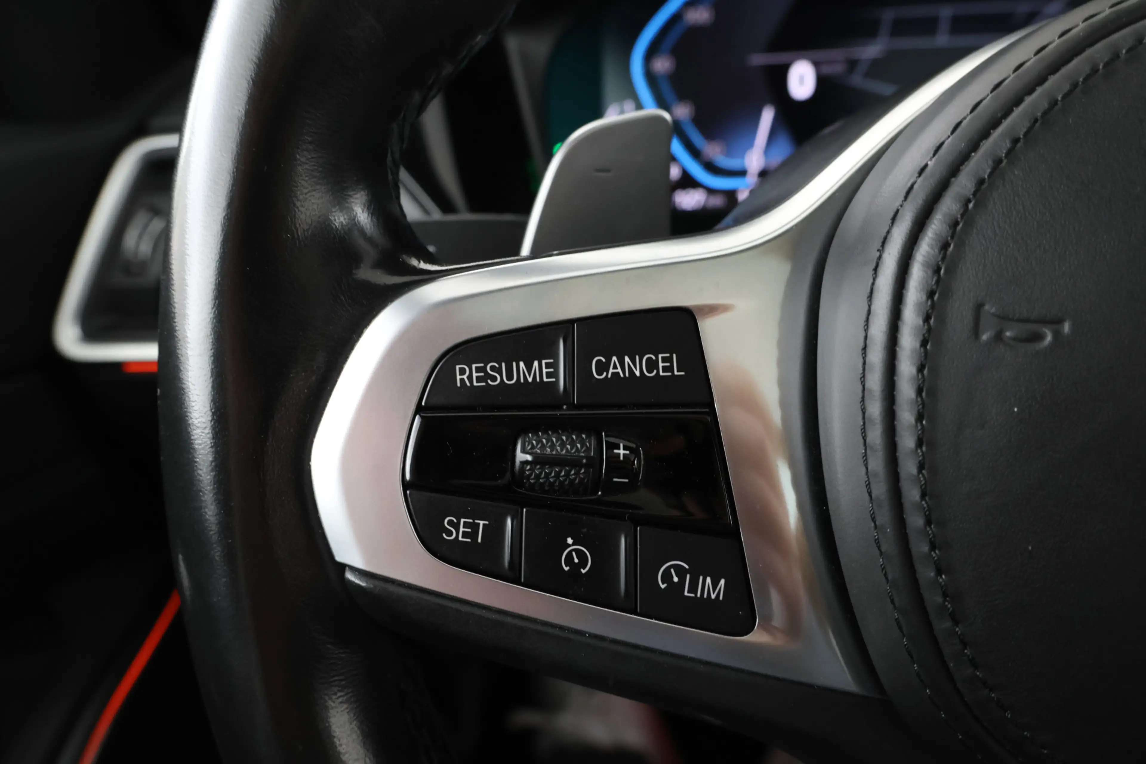 BMW 330 3-serie Touring 330e xDrive High Executive Panoram — photo 24