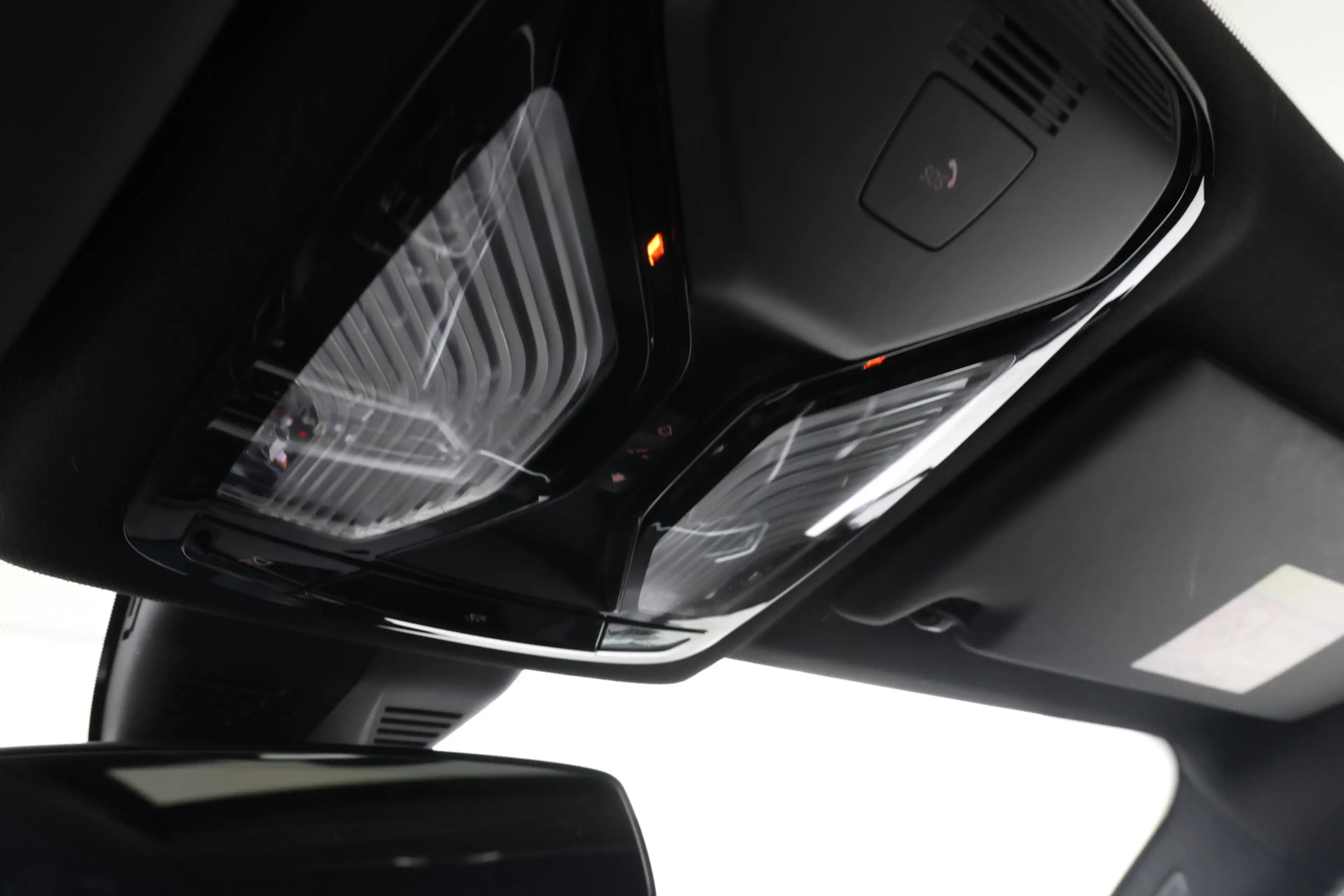 BMW 330 3-serie Touring 330e xDrive High Executive Panoram — photo 40