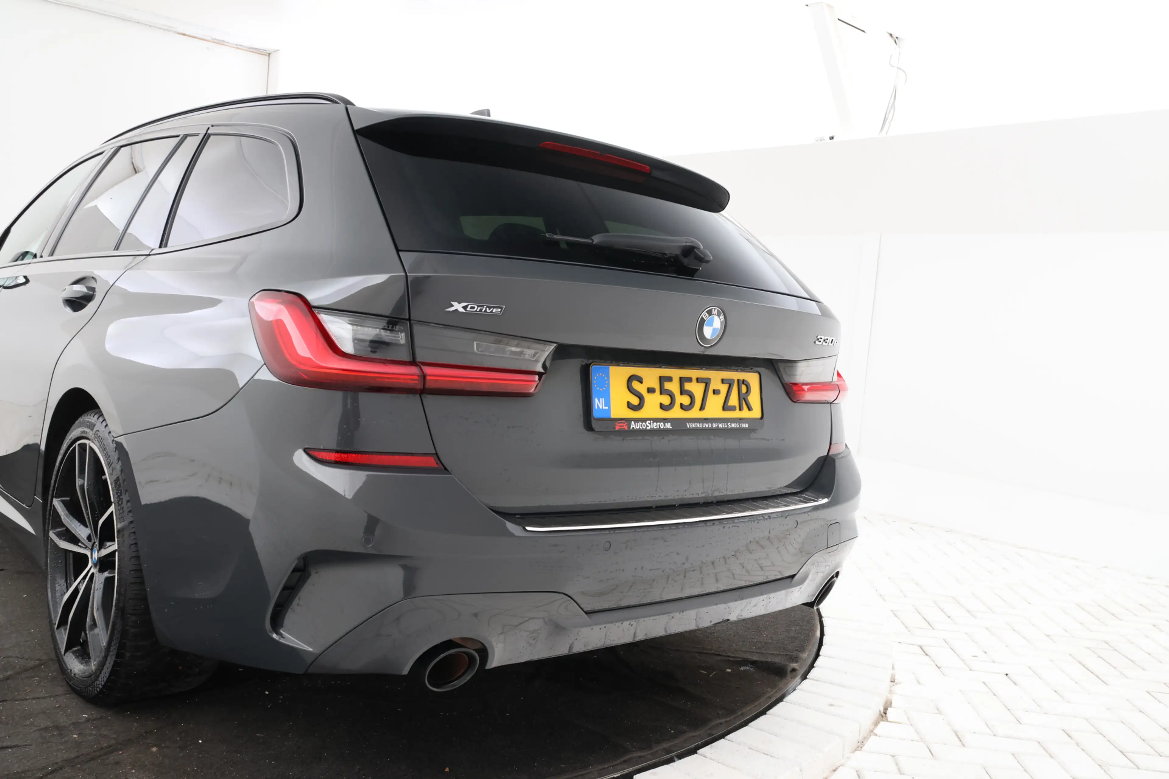 BMW 330 3-serie Touring 330e xDrive High Executive Panoram — photo 10