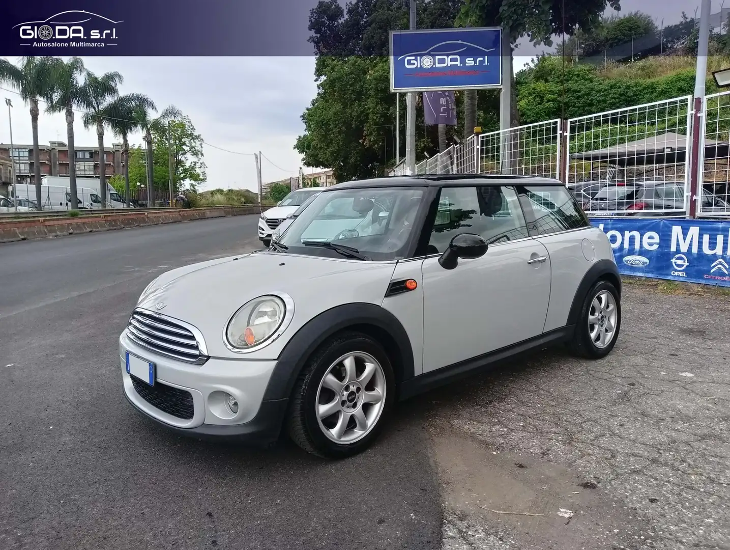 MINI 1.6 16V Cooper D Gris - 1
