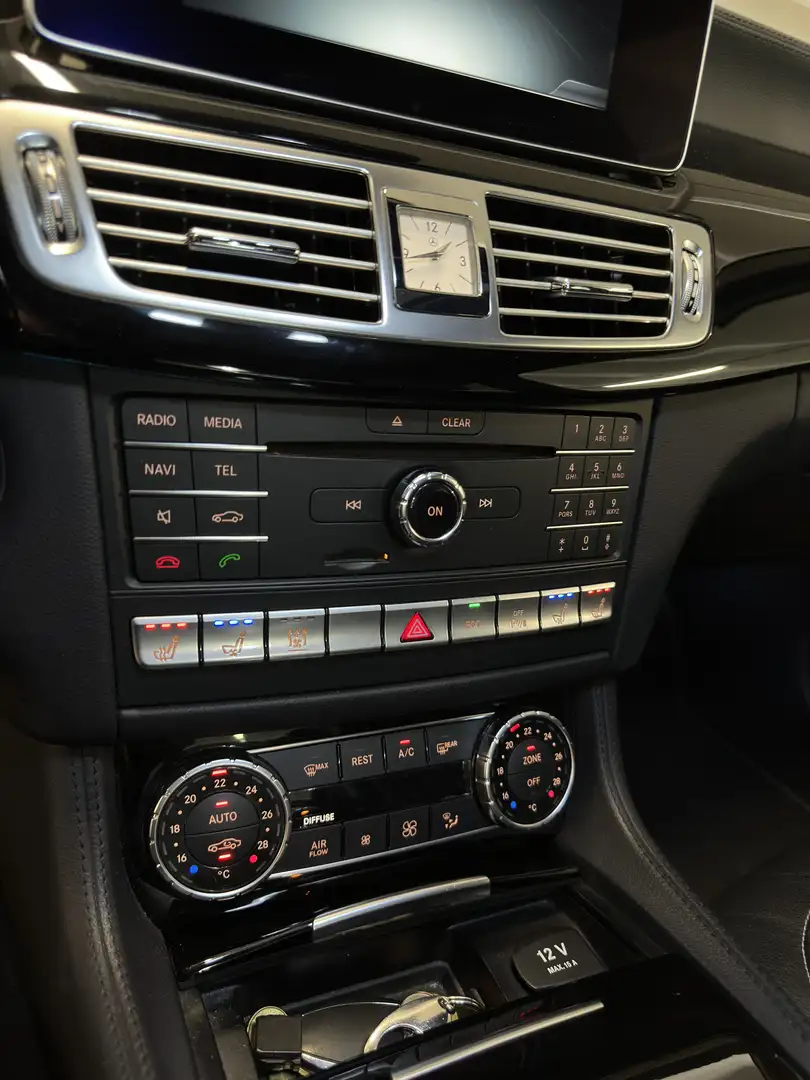 Mercedes-Benz CLS 350 d Premium 4matic 258cv auto Grijs - 2