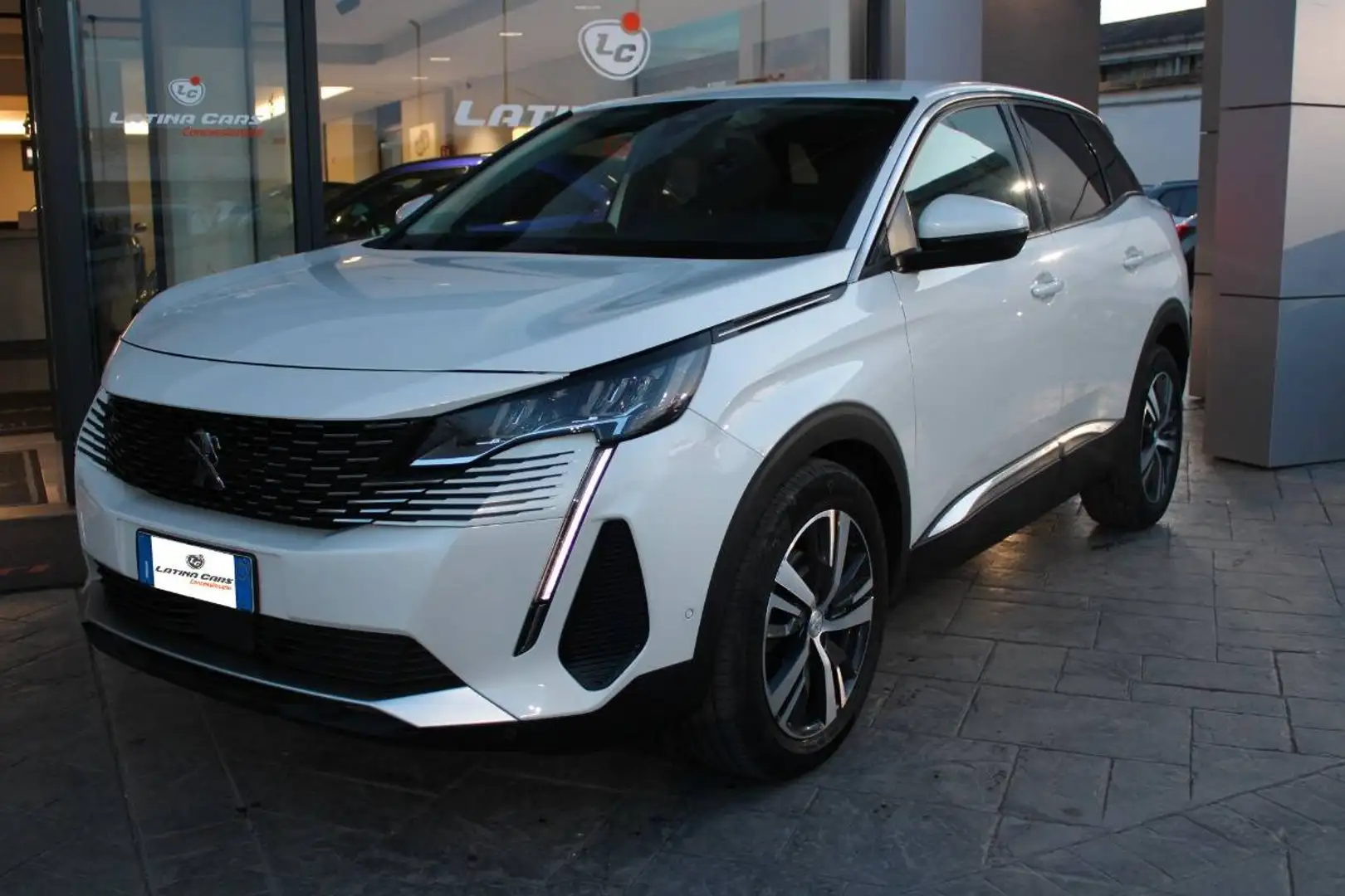 Peugeot 3008 1.2 puretech t Allure Pack s&s 130cv eat8 White - 1