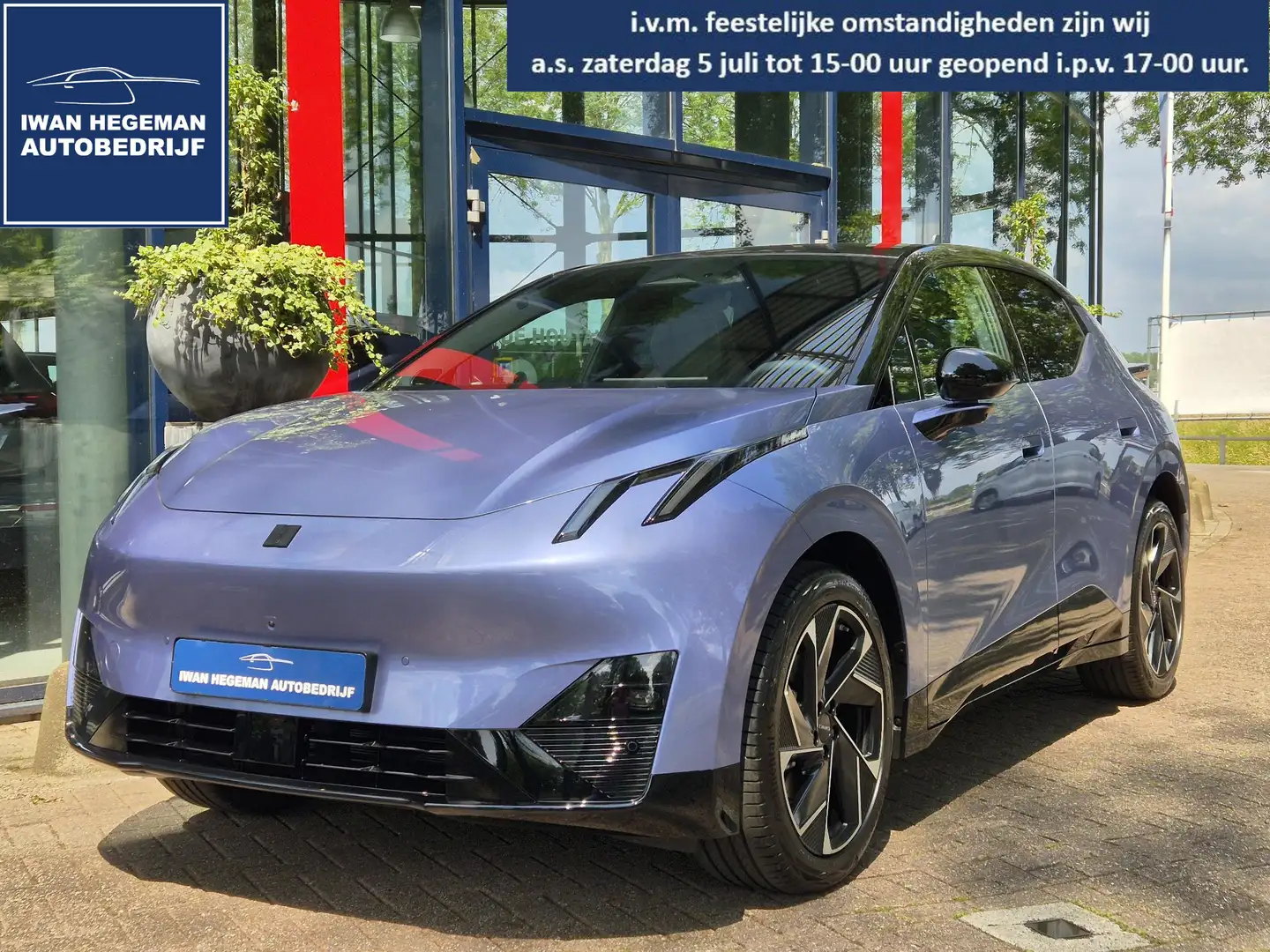 Lynk & Co 02 More 66 kWh 272PK | Panodak | Navigatie | 360 Grad Blauw - 1
