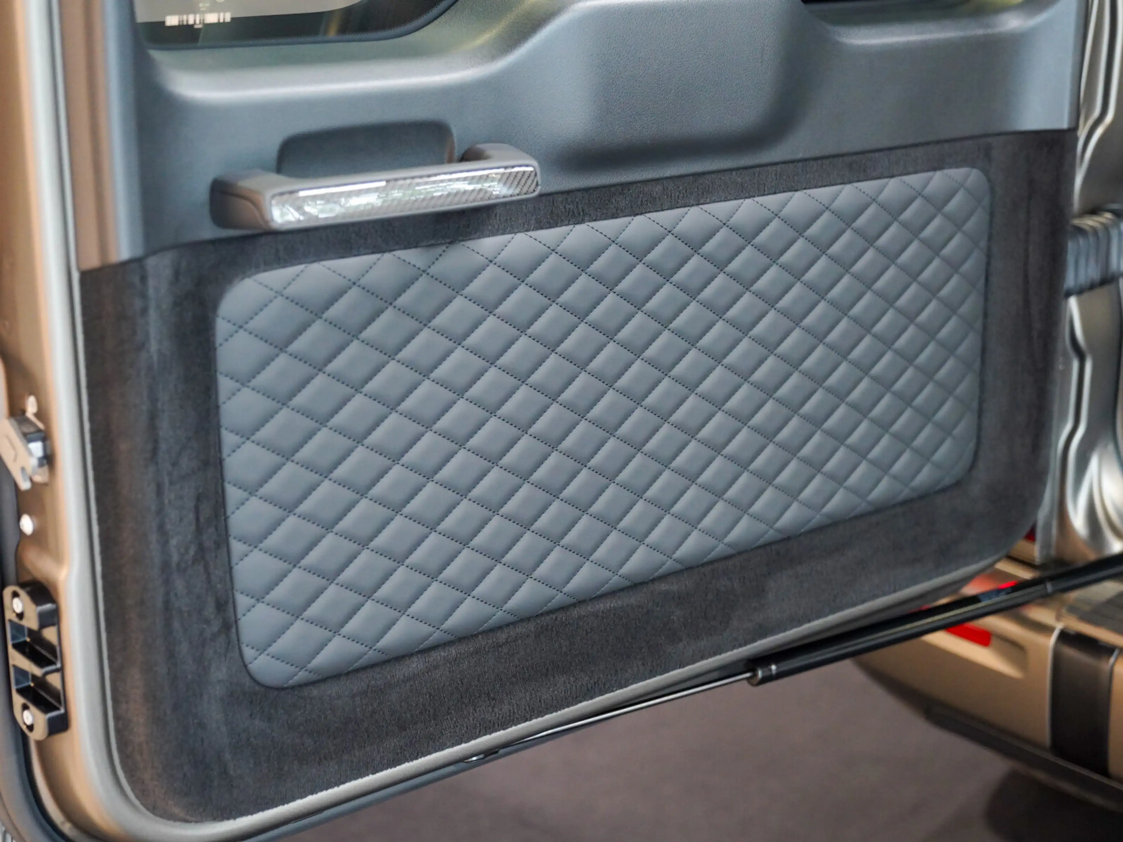 Mercedes-Benz G 500 G 500 AMG Line Night SUPERIOR monza MATT Carbon — photo 7