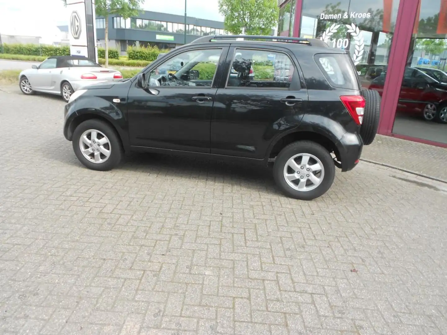 Daihatsu Terios 1.5-16v Expedition 2WD Zwart - 2