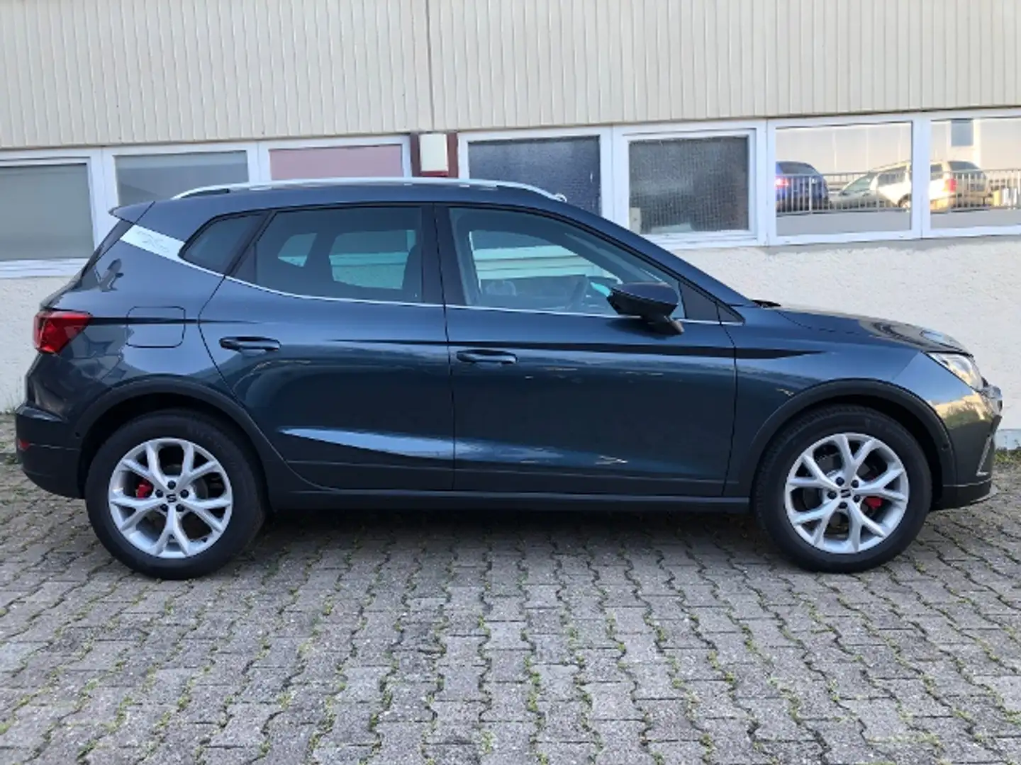 SEAT Arona 1.5 TSI DSG FR Navi LED ACC App Gris - 2