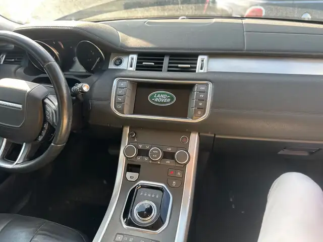Land Rover Range Rover Evoque view 4