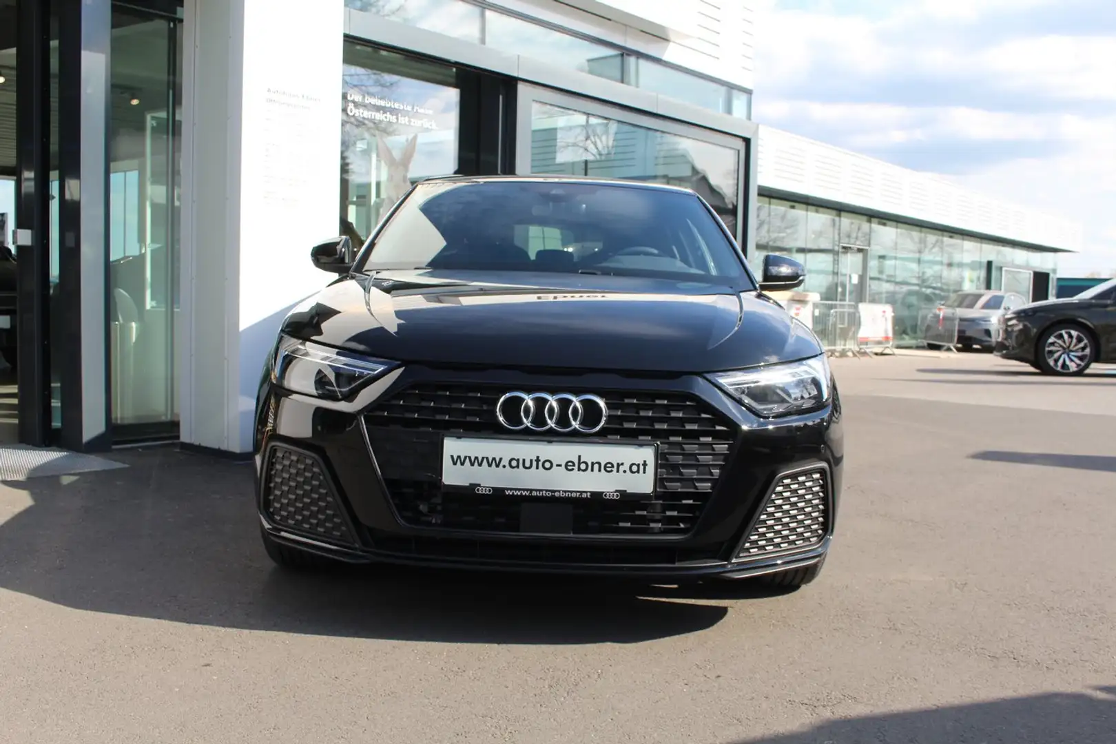Audi A1 30 TFSI intense Schwarz - 2