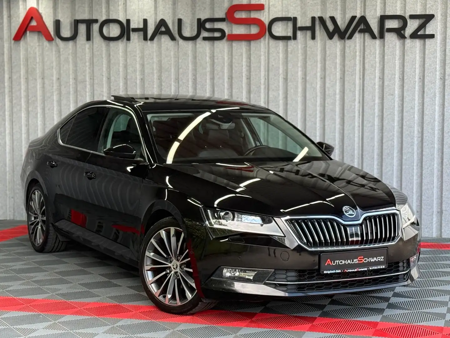 Skoda Superb Lim. L&K Pano AHK ACC LED Canton Std.Heiz Schwarz - 1