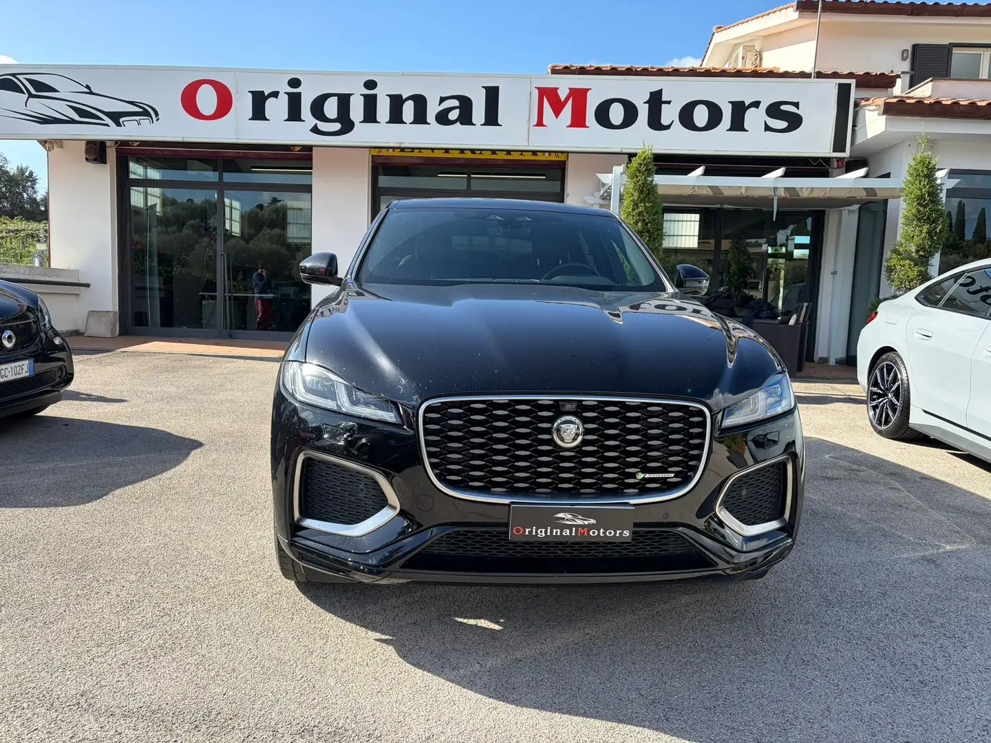 Jaguar F-Pace F-Pace 2021 2.0d i4 mhev R-Dynamic SE awd 204cv Zwart - 1