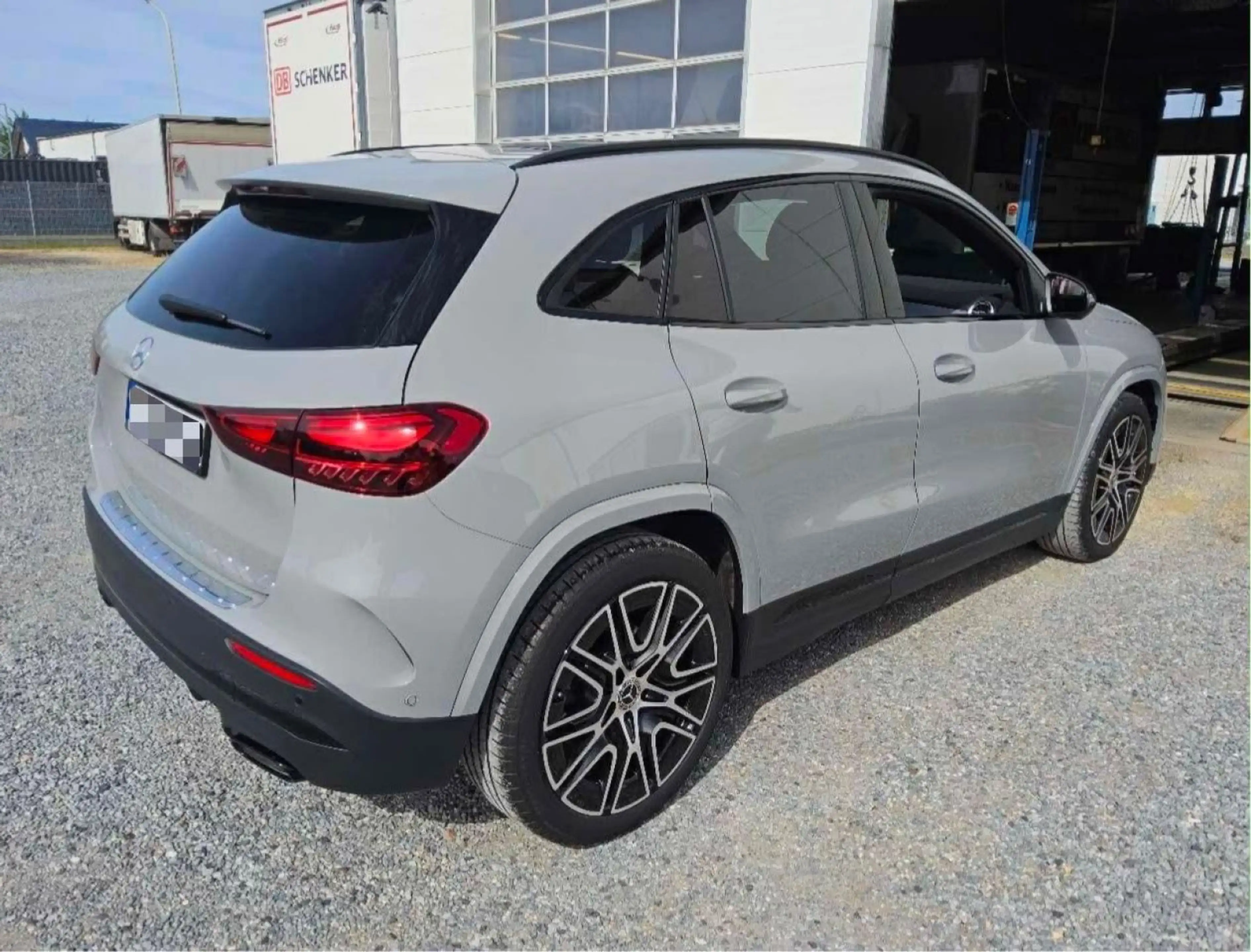 Mercedes-Benz GLA 200 d AMG Line - PANORAMA   ANHÄNGERKUPPLUNG — photo 2