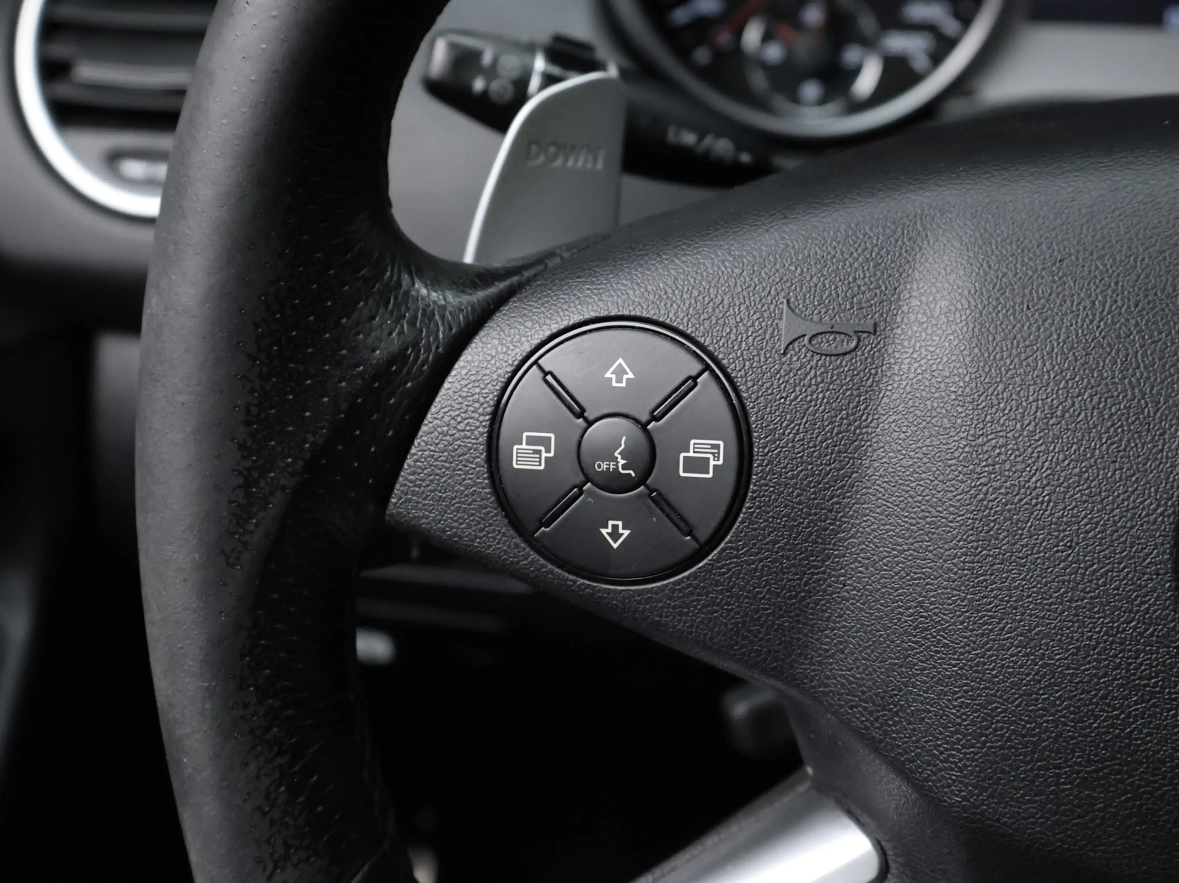 Mercedes-Benz ML 63 AMG M-klasse sport (SCHUIFDAK,NAVI,CAMERA,STOELVERWARM — photo 9