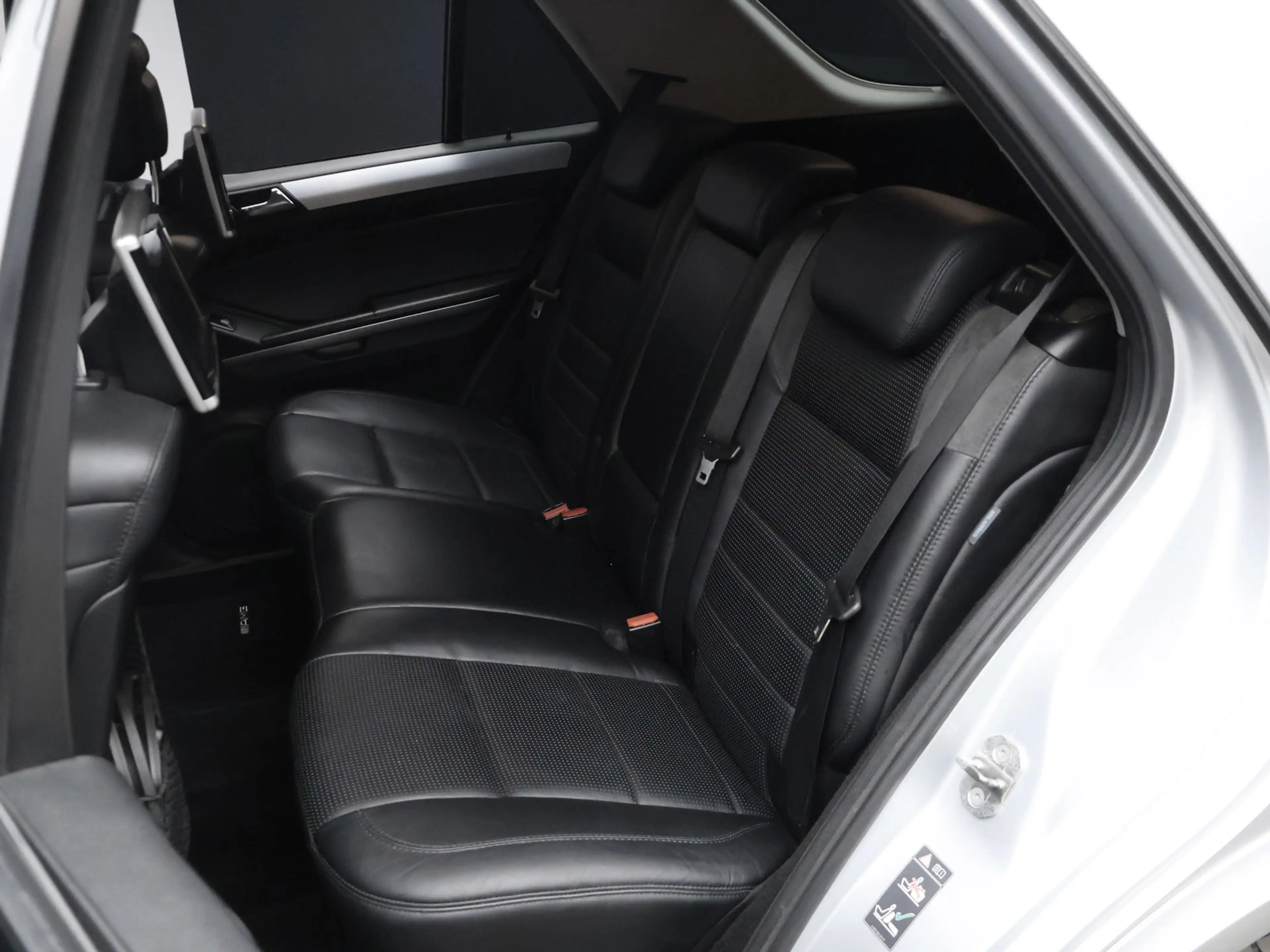 Mercedes-Benz ML 63 AMG M-klasse sport (SCHUIFDAK,NAVI,CAMERA,STOELVERWARM — photo 28