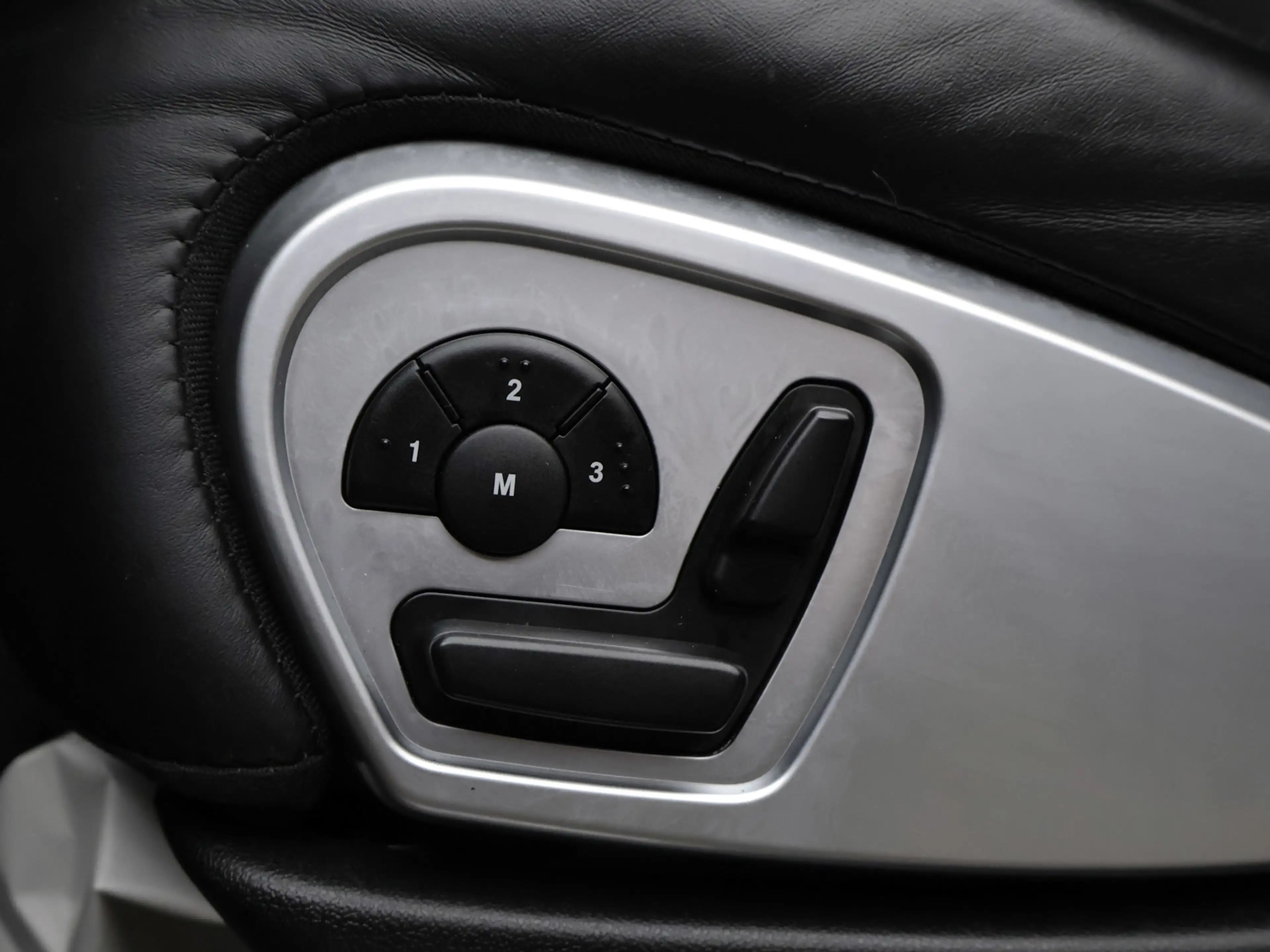 Mercedes-Benz ML 63 AMG M-klasse sport (SCHUIFDAK,NAVI,CAMERA,STOELVERWARM — photo 30