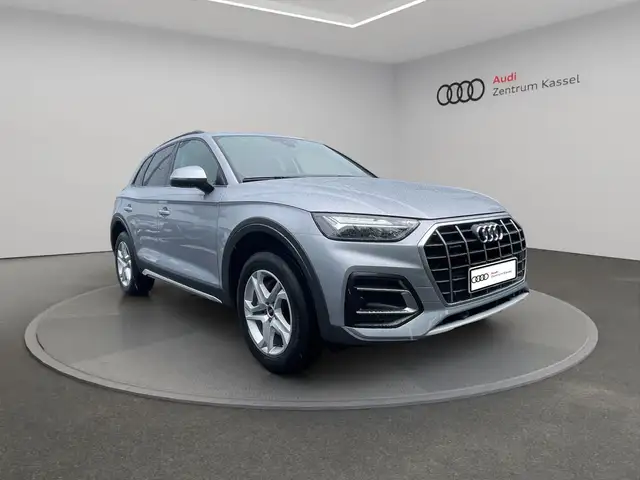Audi Q5 view 9