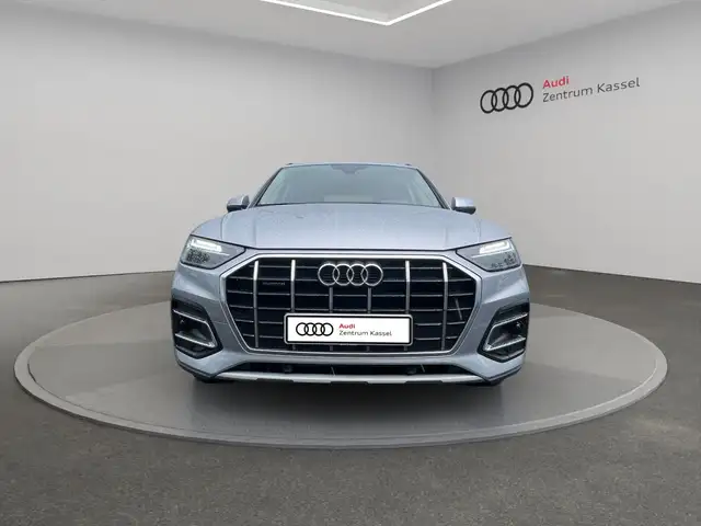 Audi Q5 view 10