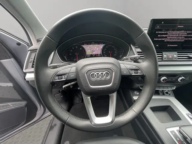 Audi Q5 view 12