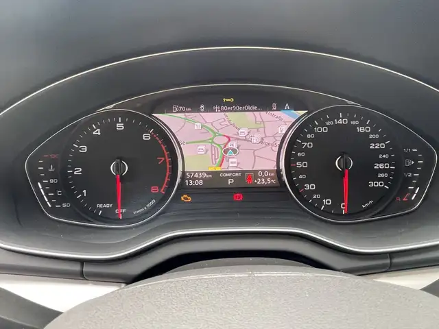 Audi Q5 view 13