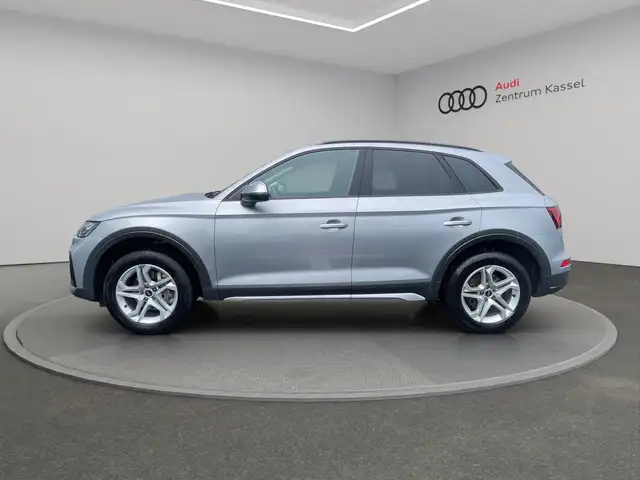 Audi Q5 view 4