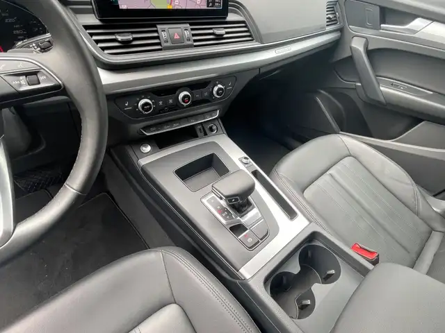 Audi Q5 view 15
