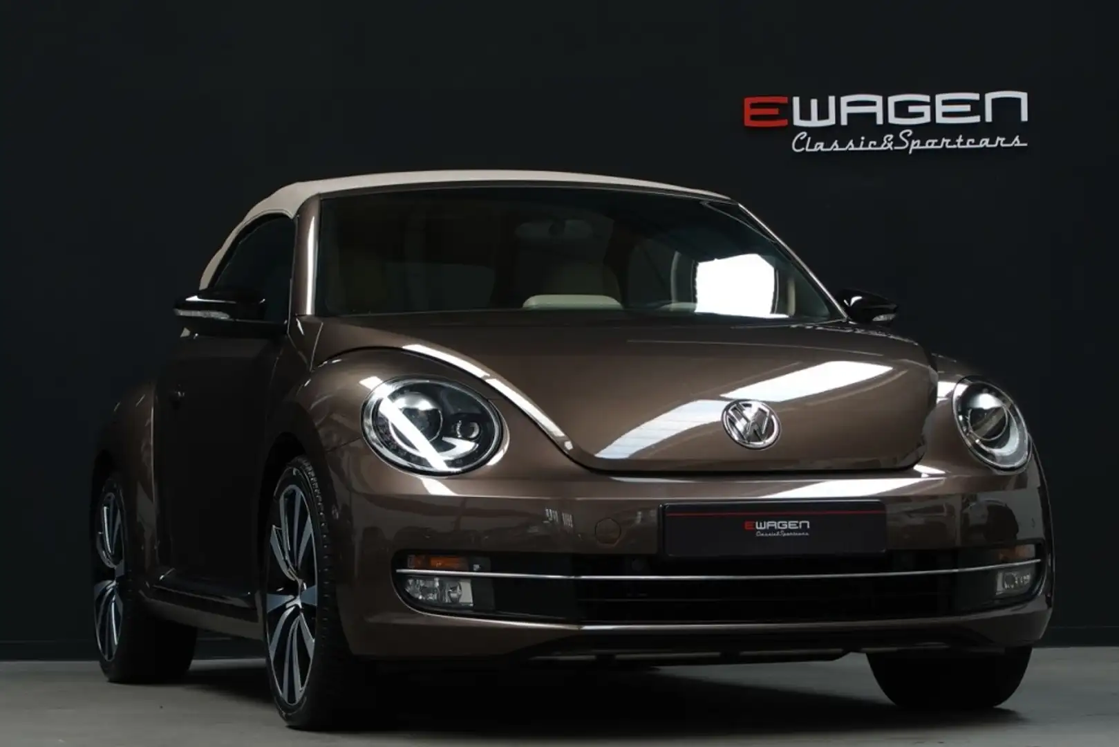 Volkswagen Beetle Cabrio 2.0 TSI Sport 210 Marrón - 1