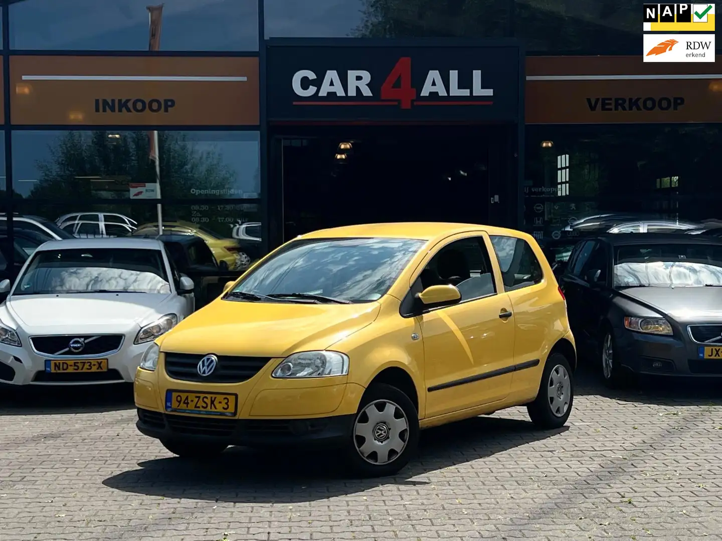 Volkswagen Fox 1.2 Trendline 2X SLEUTELS/APK 13-01-2025/ Yellow - 1