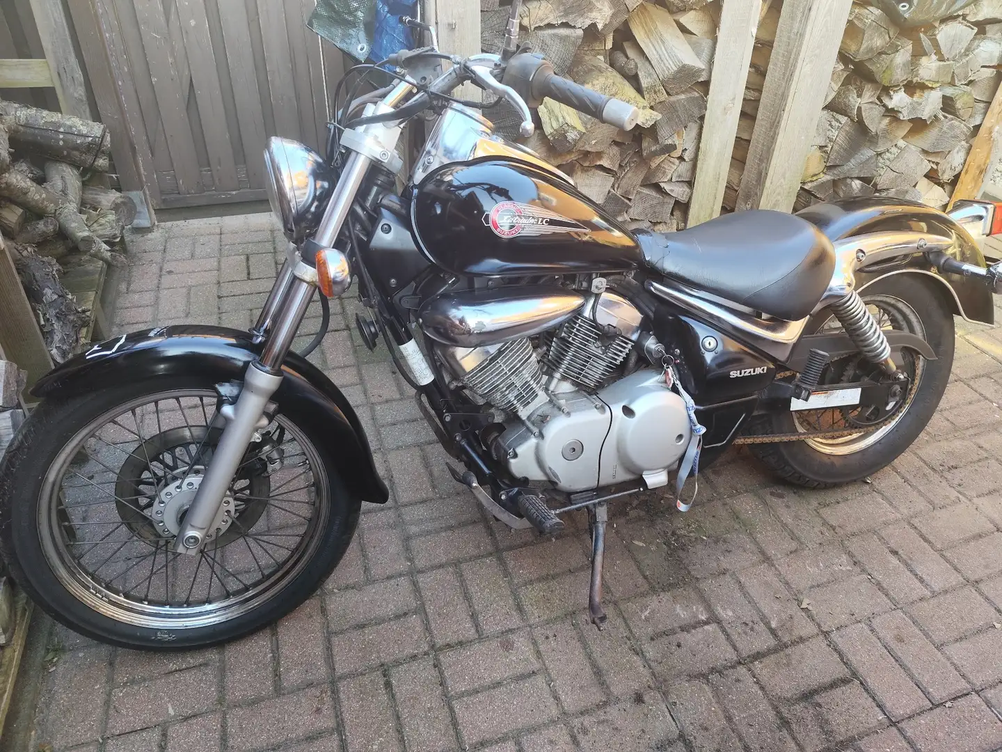 Suzuki VL 125 Black - 1